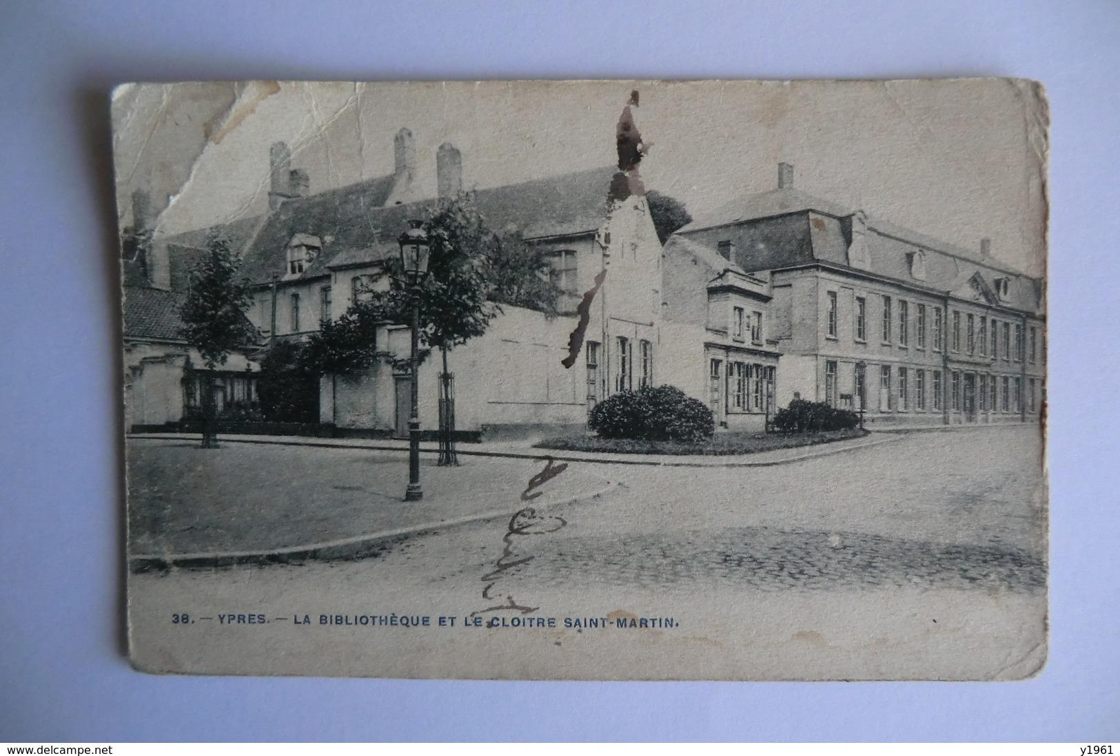 CPA BELGIQUE YPRES. La Bibliothèque Et Le Cloitre Saint Martin. 1909. - Ieper