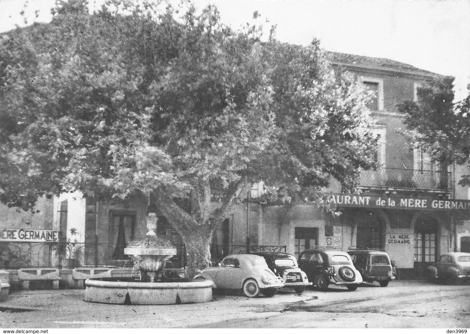 Chateauneuf-du-Pape - Restaurant De La Mère Germaine - Automobiles - Chateauneuf Du Pape