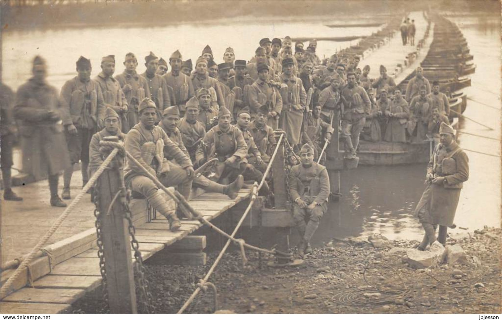 VAUCLUSE  84  AVIGNON  MILITARIA - CARTE PHOTO  REGIMENT DU GENIE, MANOEUVRE DE PONTAGE SUR LE RHONE - Avignon