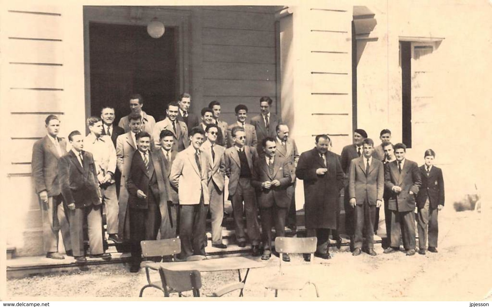 VAUCLUSE  84  BOLLENE - CARTE PHOTO  GROUPE D'HOMMES  PHOTO PRISE EN AVRIL 1953 - Bollene