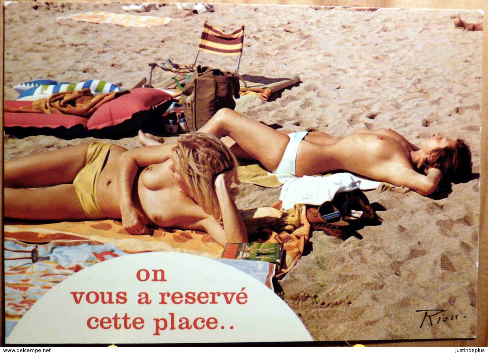 PIN UP TOPLESS SEINS NUS HUMOUR ON VOUS A RESERVE CETTE PLACE LA CORSE INOUBLIABLE - Pin-Ups