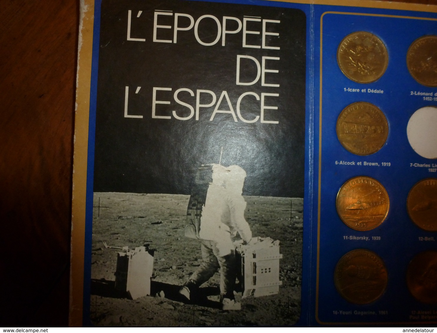 Vers Années 1970---> Collection De 19 Médailles L'EPOPEE DE L'ESPACE  Avec Historique Au Dos De La Plaquette - Autres & Non Classés