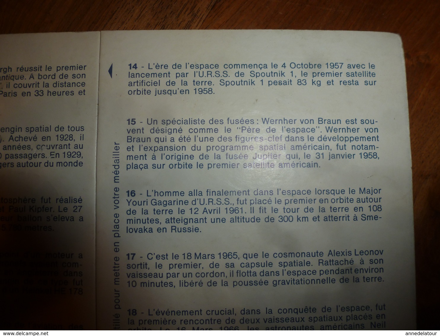 Vers années 1970---> Collection de 19 médailles L'EPOPEE DE L'ESPACE  avec historique au dos de la plaquette