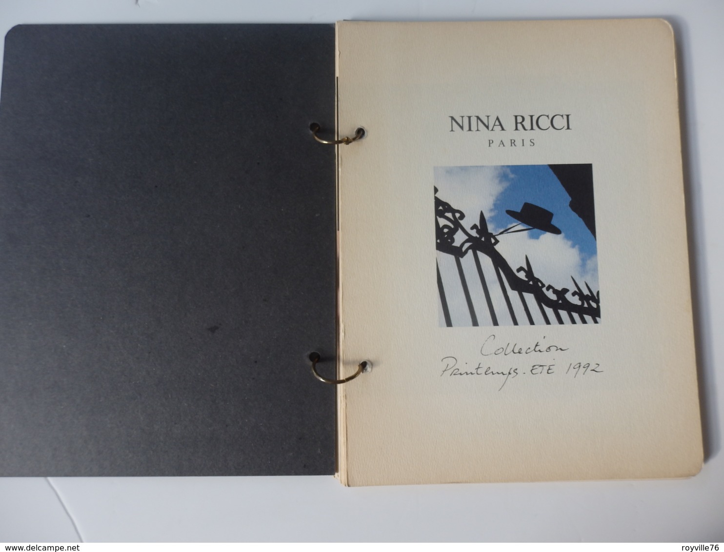 Catalogue De 40 Pages Nina Ricci Paris. Printemps-été 1992. - Catalogues