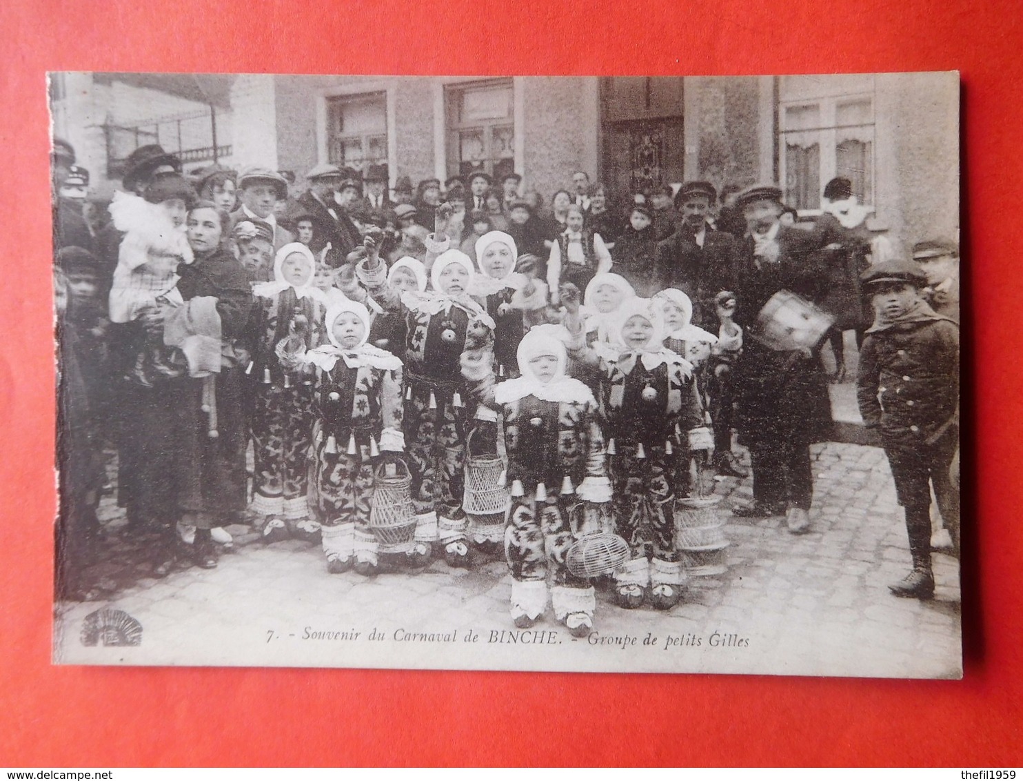 Binche Vers 1930 Groupe En Gros Plan "les Petits Gilles" / Edit. Winance-Laurent - Binche