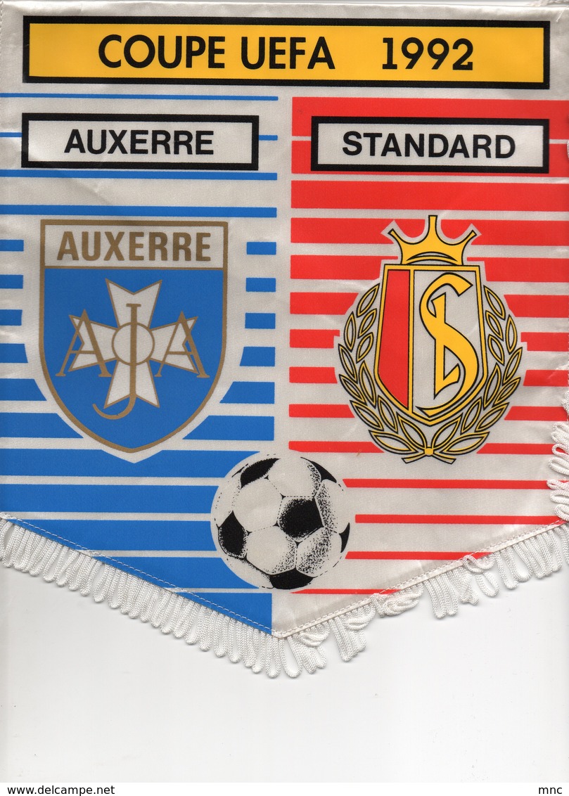 Fanion Du Match STANDARD De LIEGE / AUXERRE - Habillement, Souvenirs & Autres