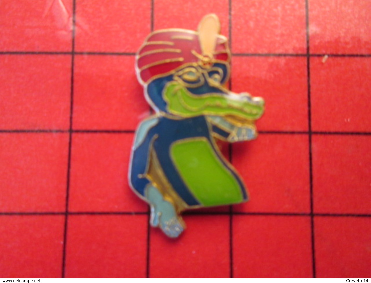 1318c Pins Pin's / Rare & De Belle Qualité  THEME : ANIMAUX / CROCODILE AVEC UN TURBAN DE FAKIR  COMPAQ ? - Tiere