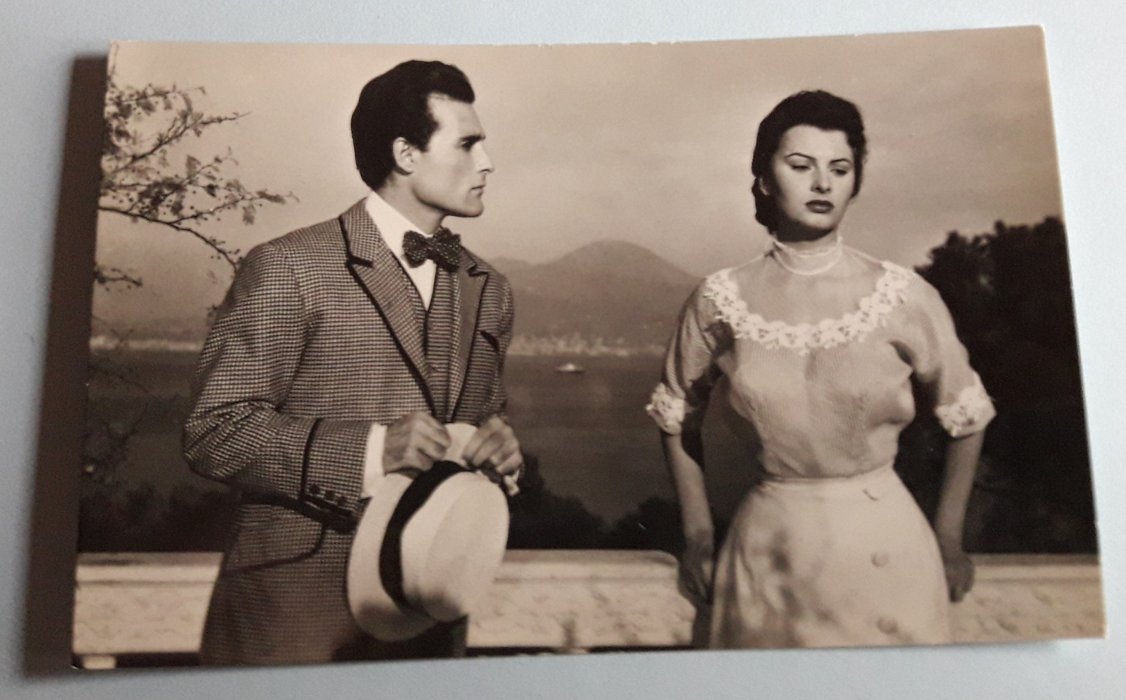 Sophia LOREN & Vittorio DE SICA | Foto-Karte/Sammel-Bild | "PRESSFOTO Praha (Prag) 1965" /e15 - Photographs