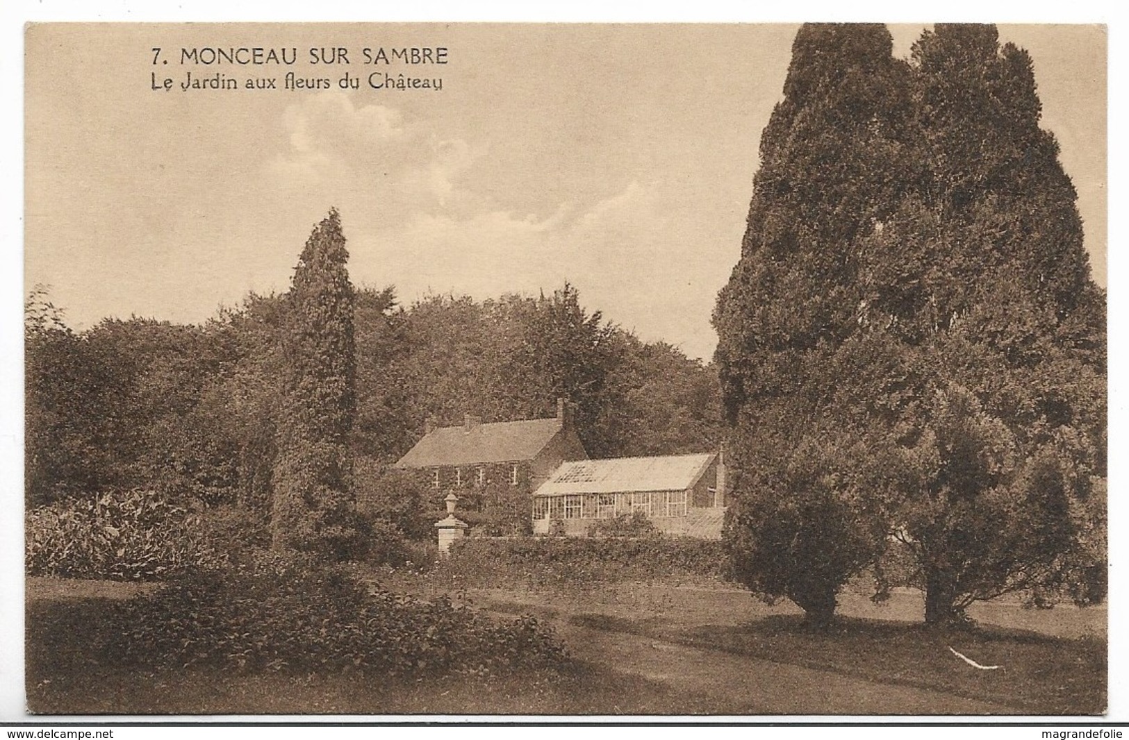 CPA PK  MONCEAU SUR SAMBRE  LE JARDIN AUX FLEURS DU CHATEAU - Autres & Non Classés