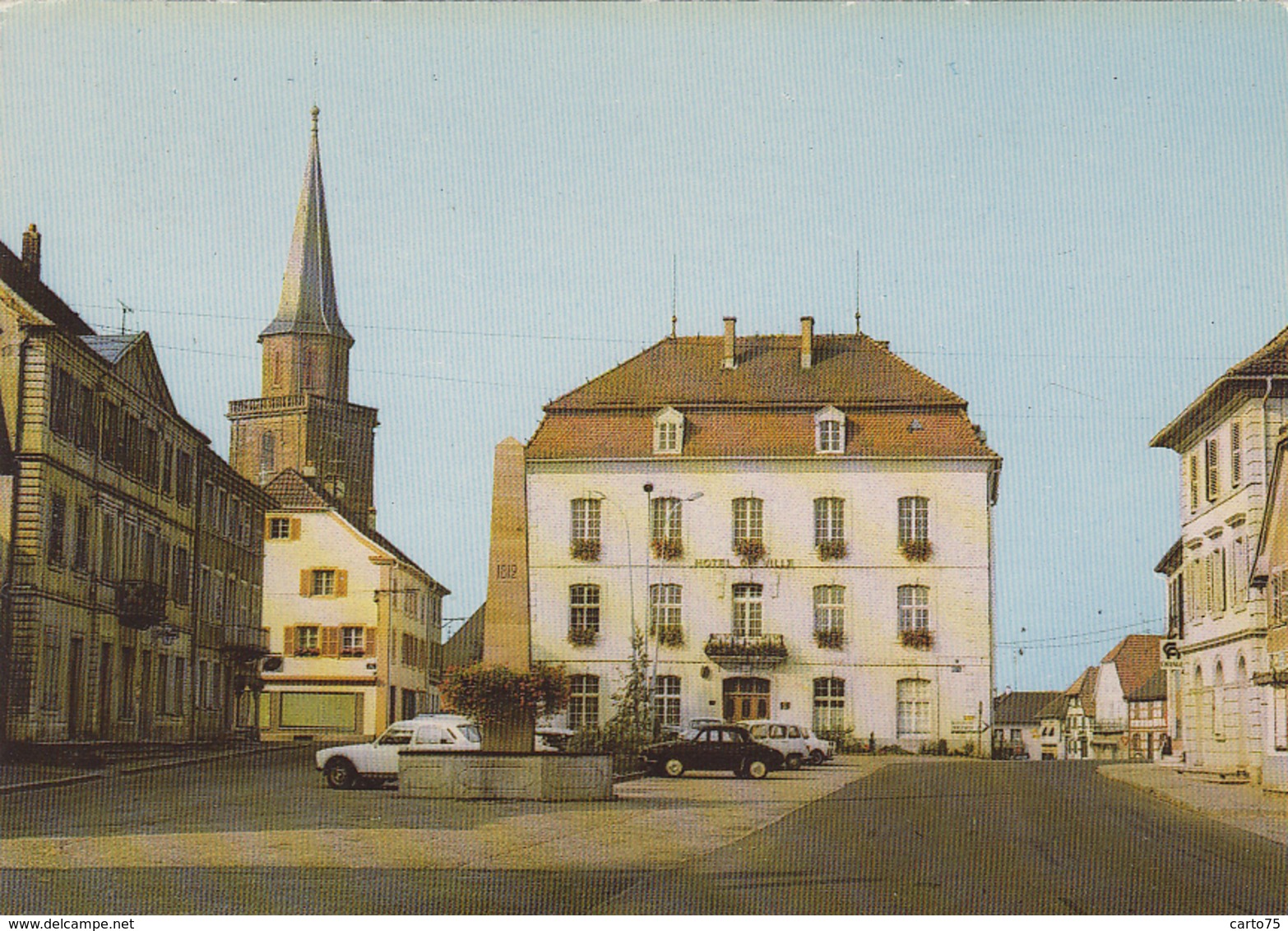 Dannemarie 68 - Place Hôtel De Ville - Eglise - Editions Marasco - Dannemarie