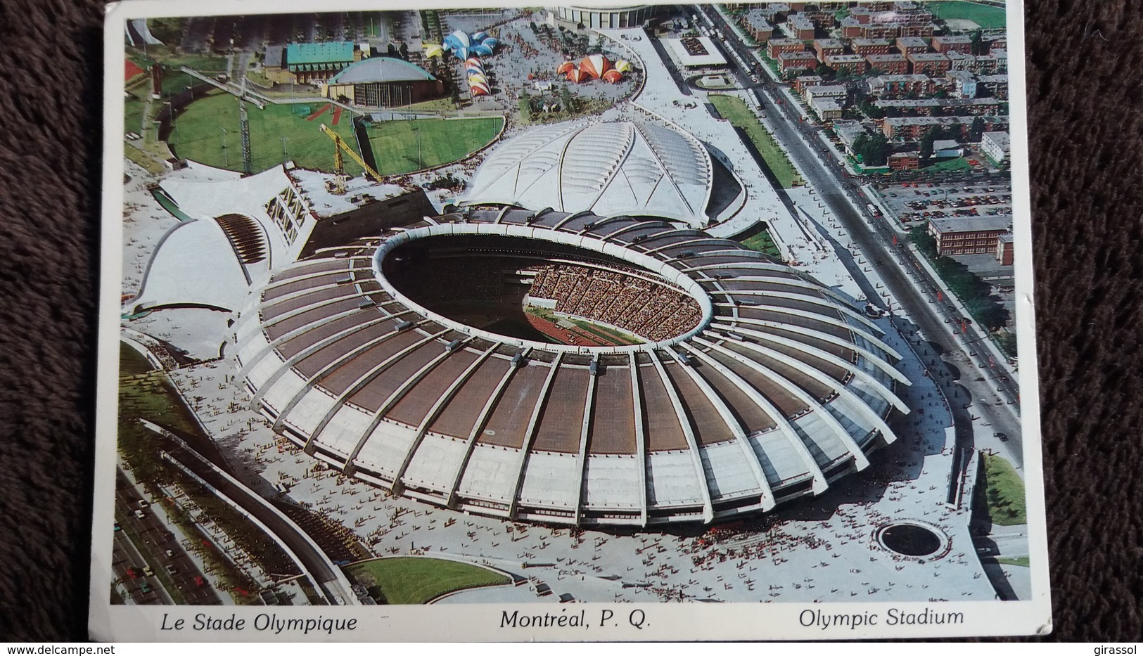 CPSM STADE OLYMPIQUE DE MONTREAL QUE CANADA 1983 TIMBRE ENLEVE - Stades