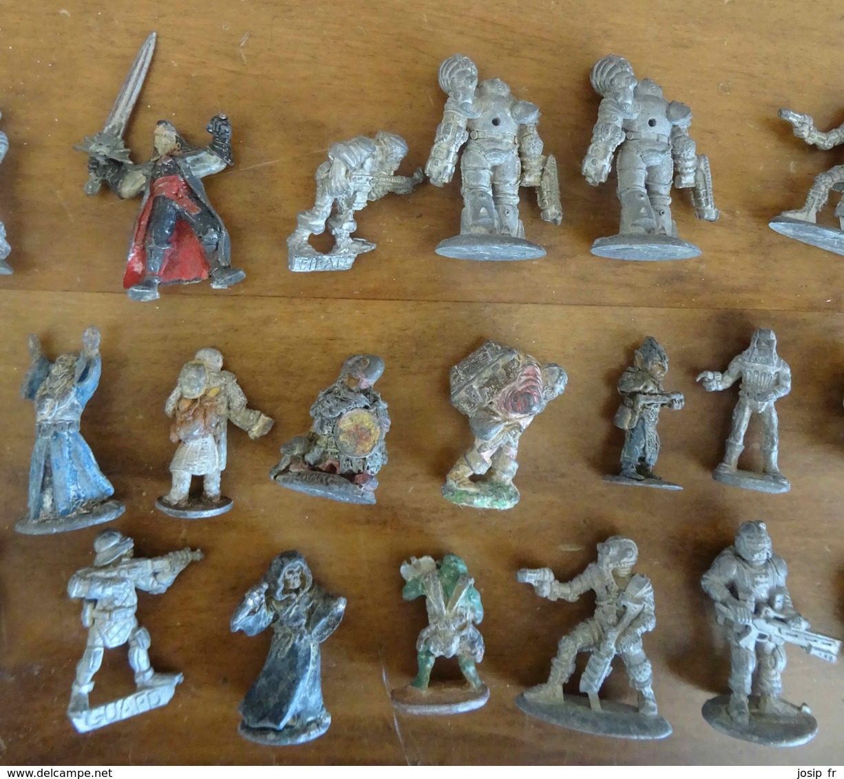 LOT DE 30 FIGURINES EN PLOMB - COLLECTIONS NON IDENTIFIÉES - Autres & Non Classés