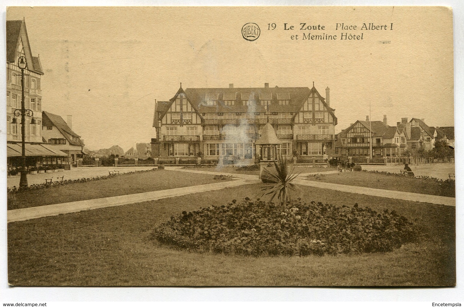 CPA - Carte Postale - Belgique - Le Zoute - Place Albert I Et Memline Hôtel - 1933 ( DD7295) - Knokke