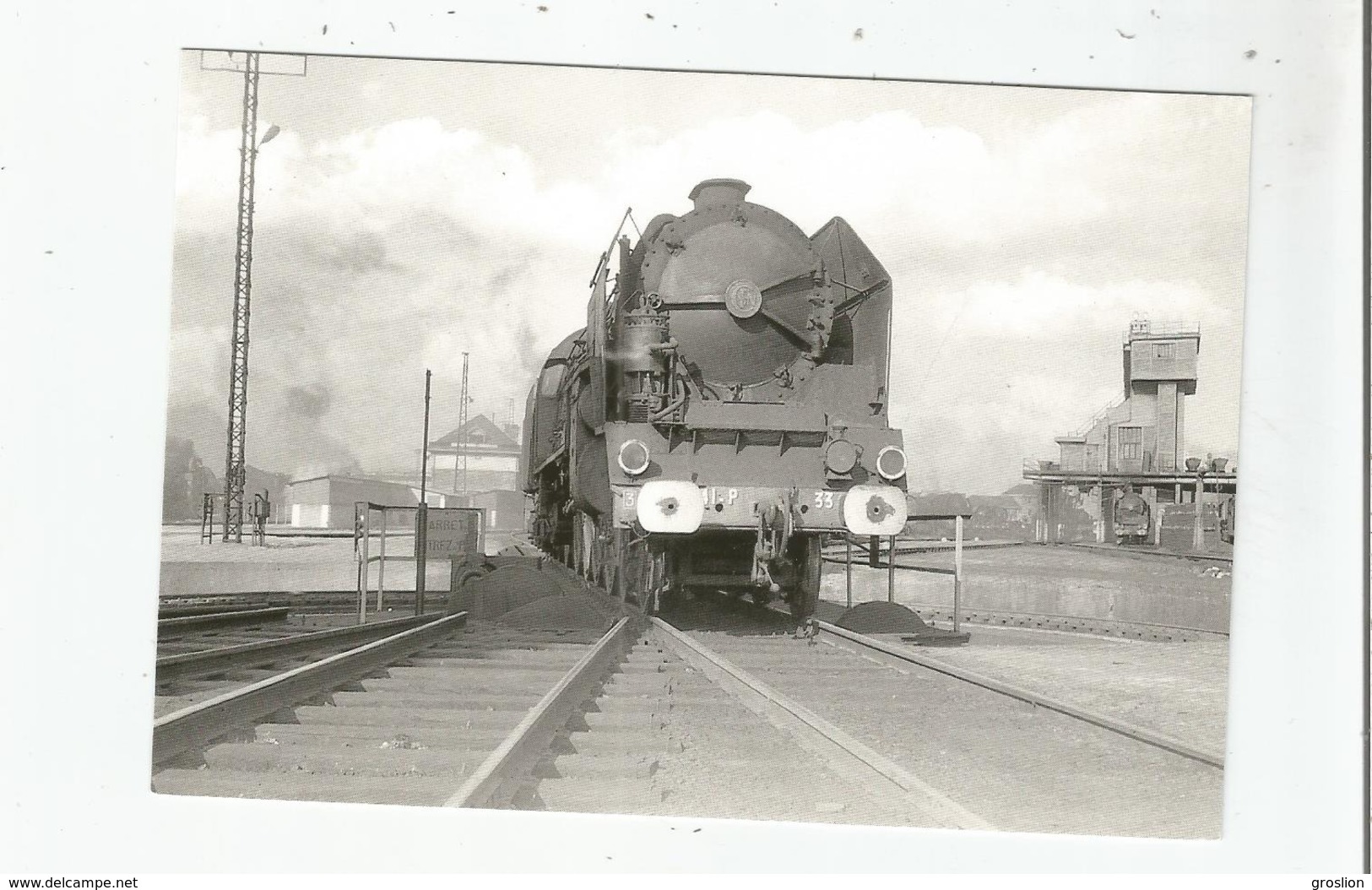 LA 241 P 33 SUR LE PONT TOURNANT DU DEPOT DE NANTES BLOTTEREAU LE 15 AVRIL 1968 (TRAIN BEAU PLAN) - Nantes