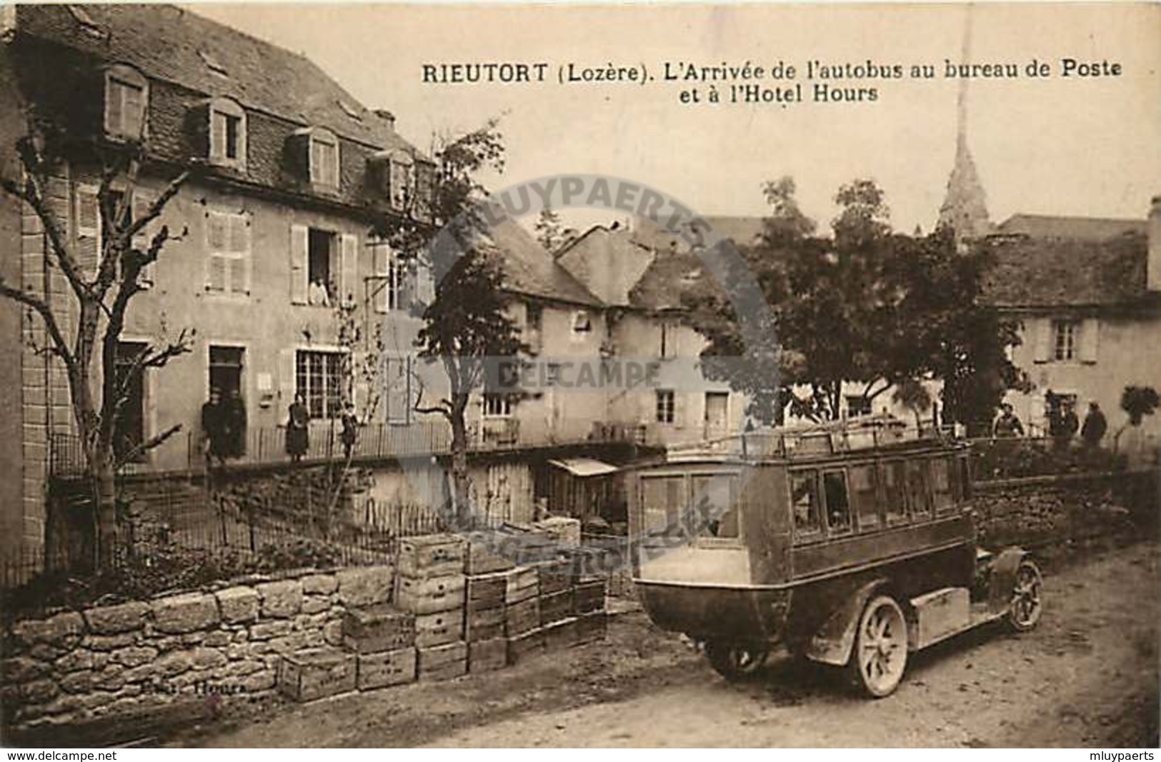 /!\ 9448 - CPA/CPSM - 48 - Rieutort : Arrivée De L'autobus Au Bureau De Poste - Autres & Non Classés