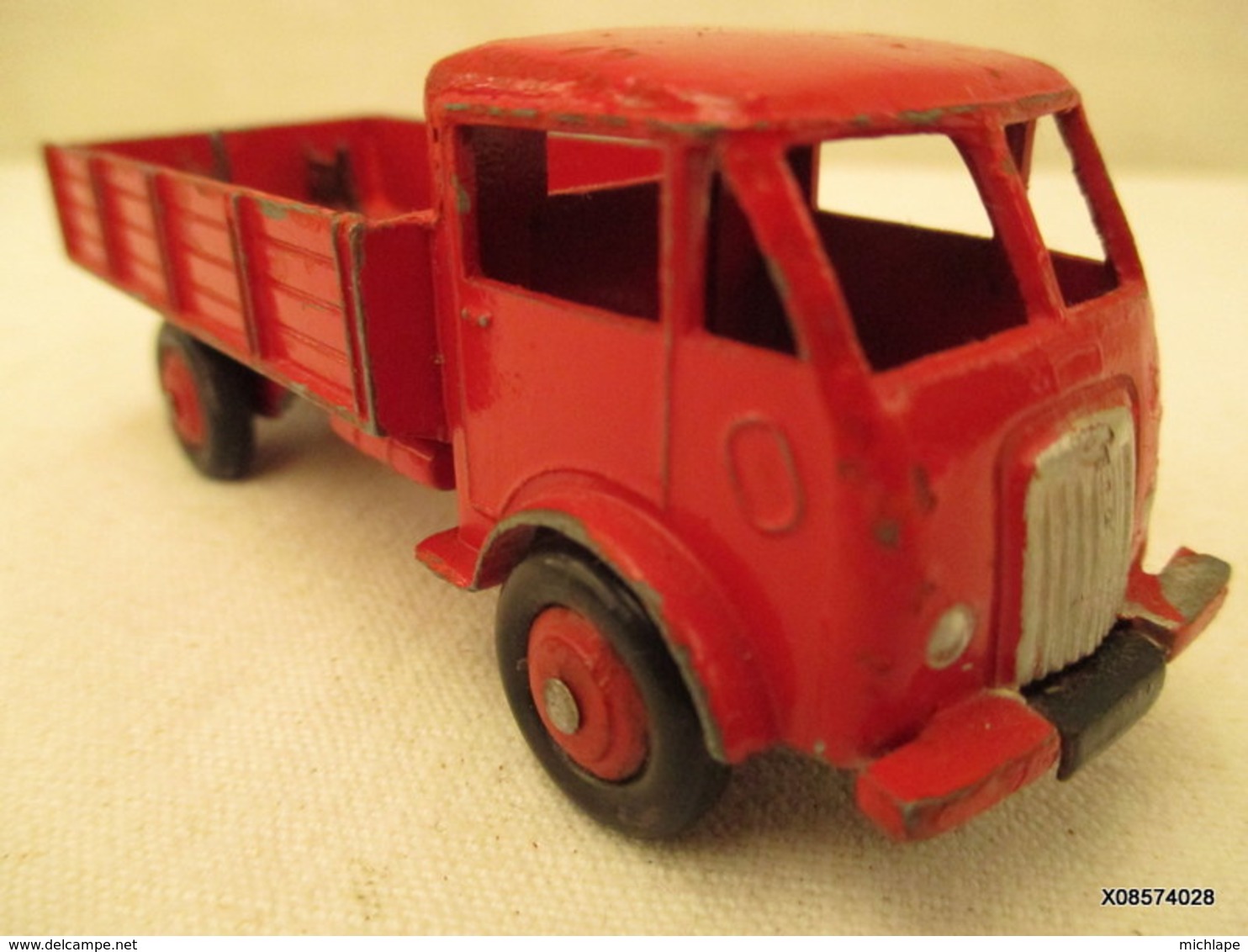 Voiture  Miniature 1/43 Em  DINKY TOYS - CAMION - SERVICE Peinture  Rouge - Jouets Anciens