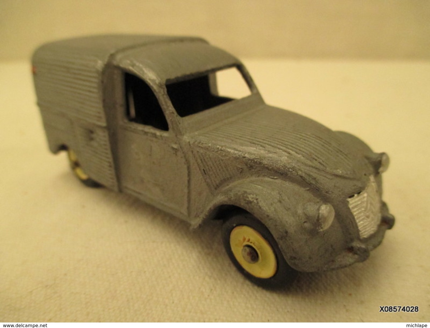 Voiture  Miniature 1/43 Em  DINKY TOYS - 2 CV CITROEN Camionnette  Peinture Grise - Jouets Anciens