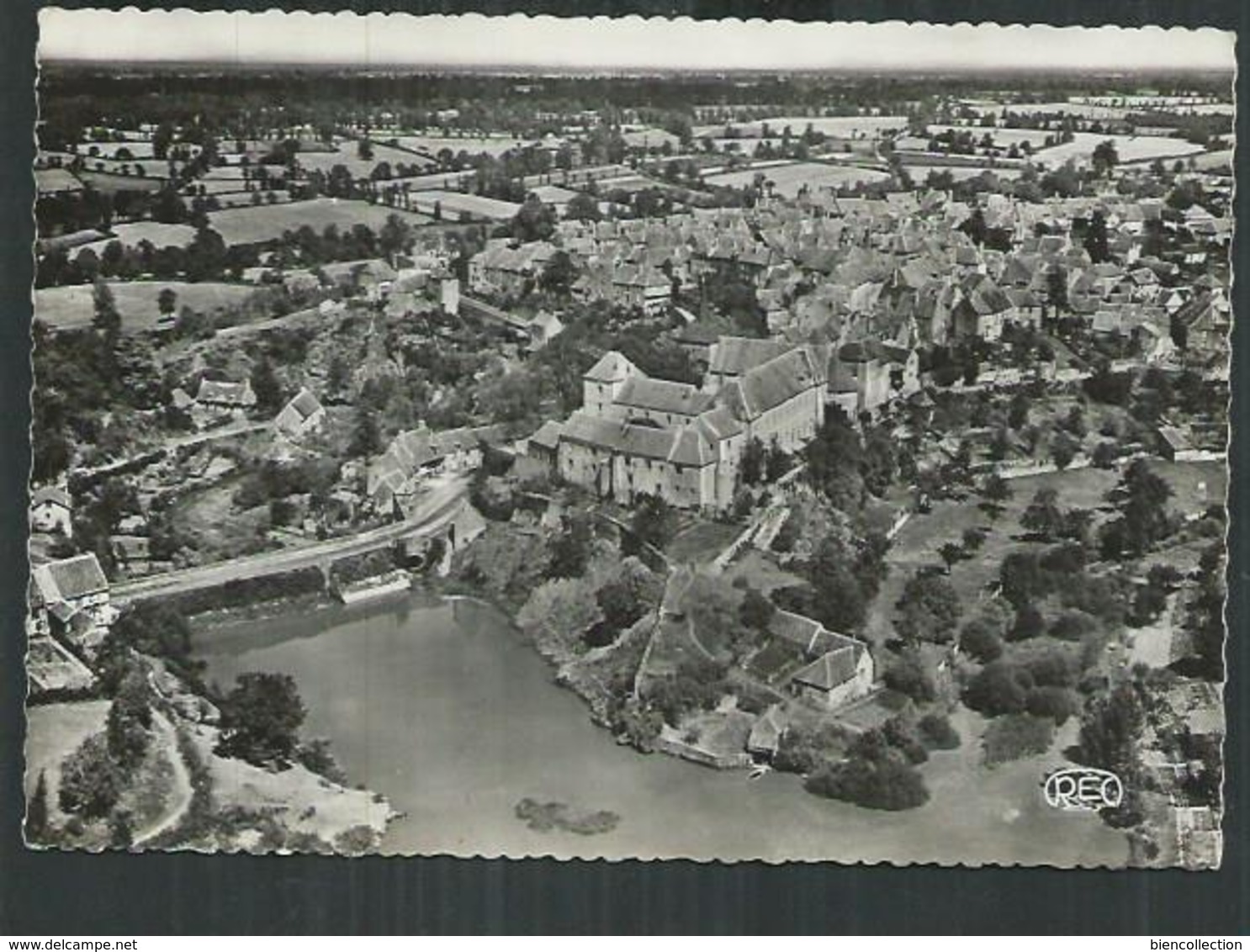 Indre. Saint Benoit Du Sault Vue Aérienne ,éditeur Roussel - Autres & Non Classés