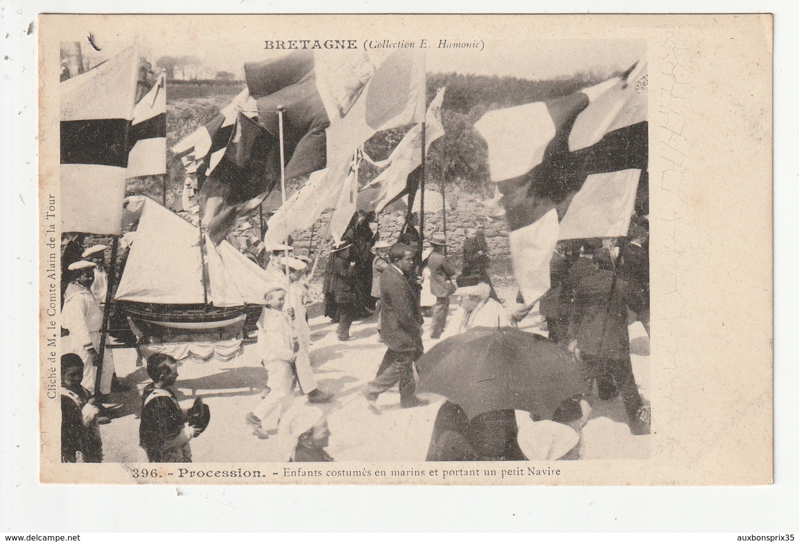 TREGUIER - PROCESSION - ENFANTS COSTUMES EN MARINS EN PORTANT UN PETIT NAVIRE - 22 - Tréguier