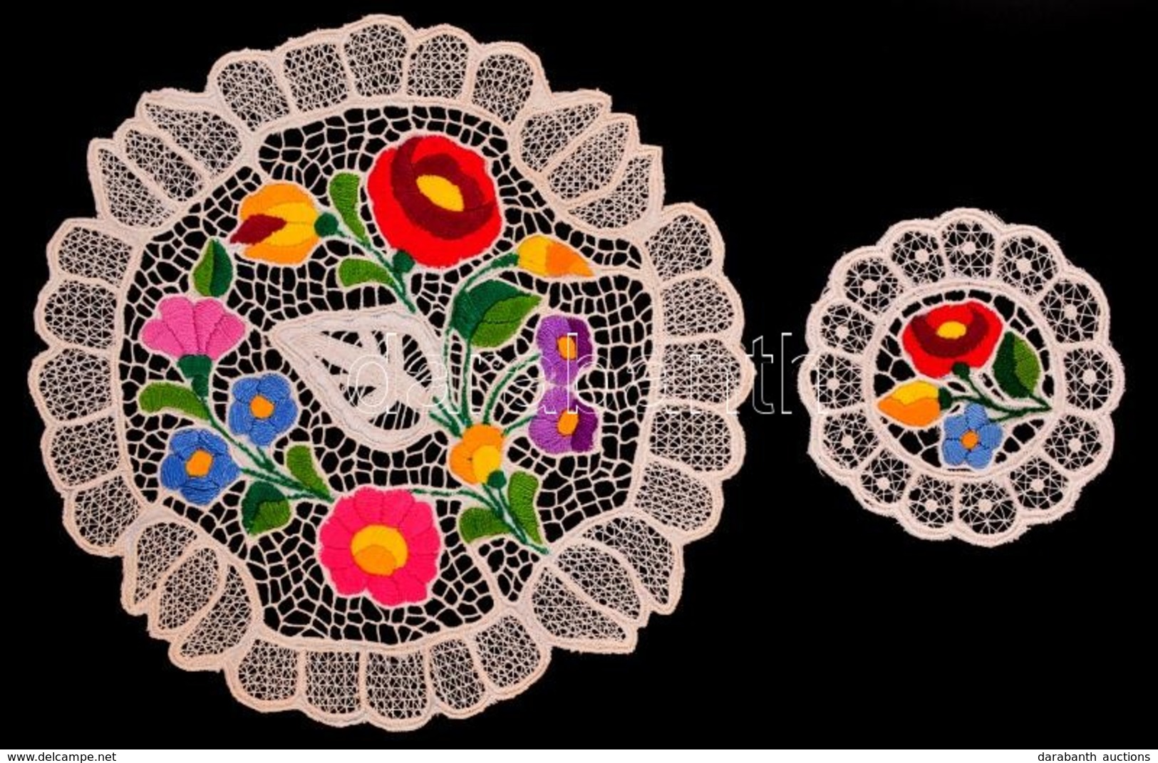 2 Db Hímezett Kalocsai Terítő, D: 11 és 24 Cm - Altri & Non Classificati