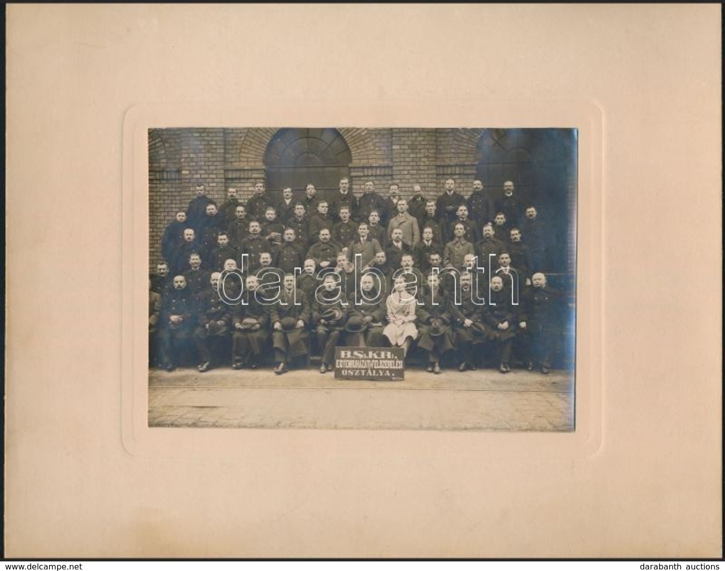 Cca 1915 A BSZKRt. Egyenruházati Felszerelési Osztálya, Kartonra Kasírozott Fotó, Szép állapotban, 12×16 Cm - Other & Unclassified