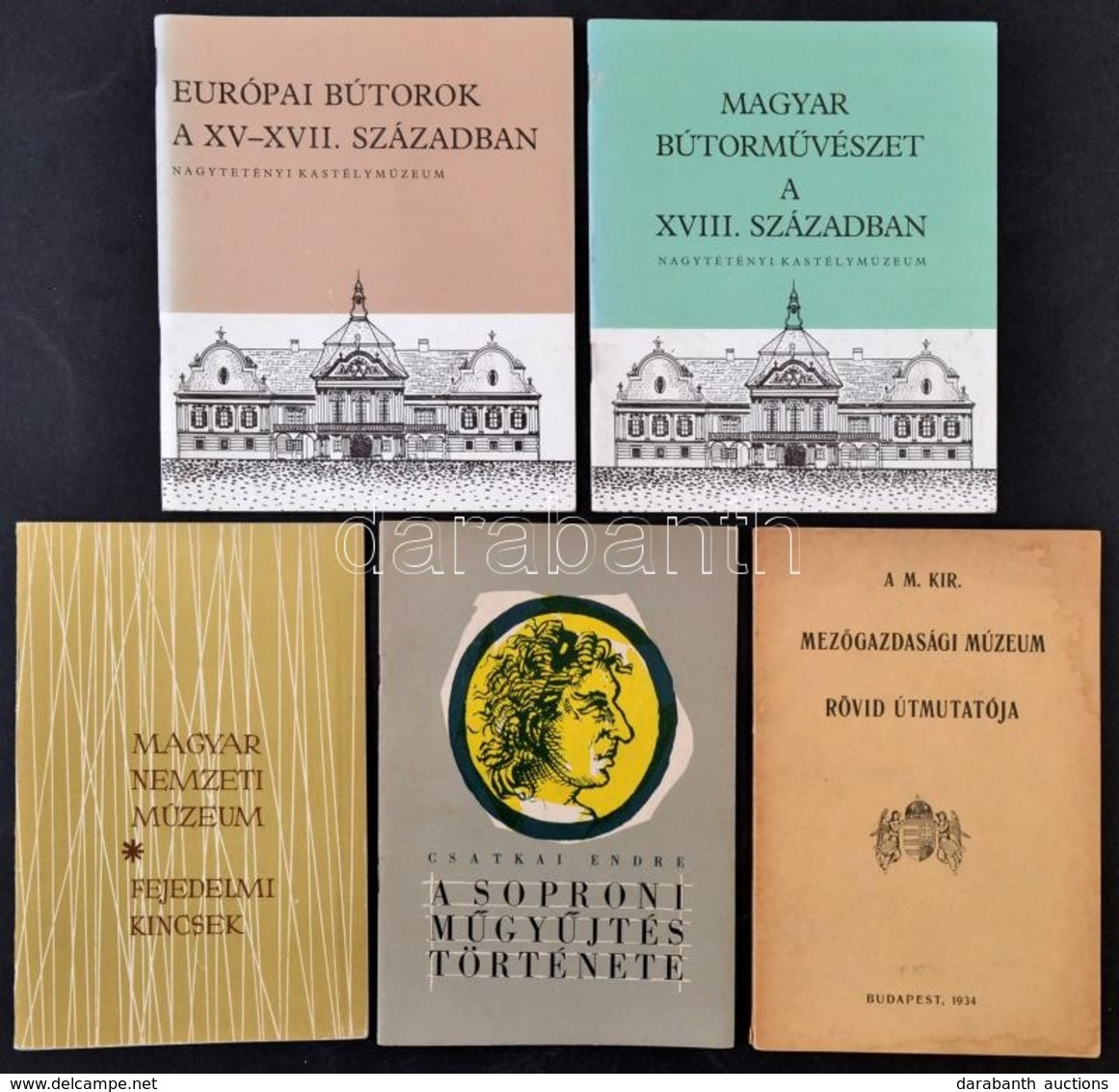 1934-1964 Vegyes Katalógus Tétel, 5 Db
M. Kir. Mezőgazdasági Múzeum Rövid útmutatója. Bp., 1934, Stephaneum Nyomda Rt. 
 - Non Classificati