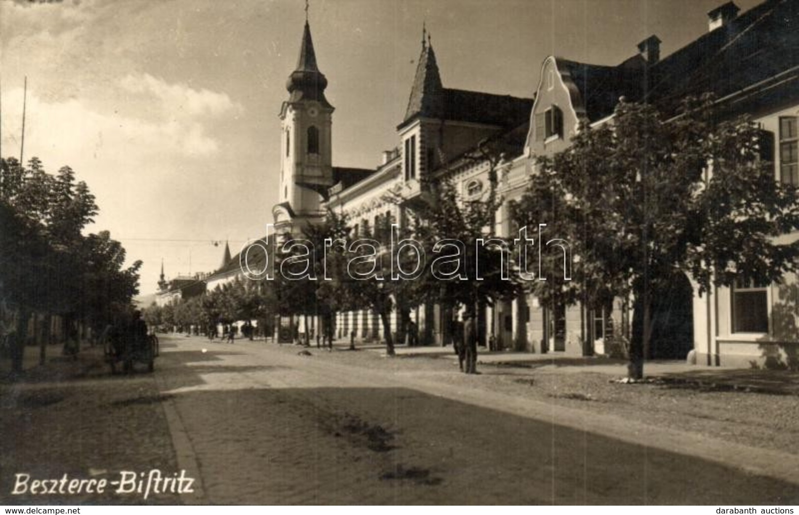 ** T2 Beszterce, Bistritz, Bistrita; Utcakép Templommal / Street View With Church. Photo - Unclassified