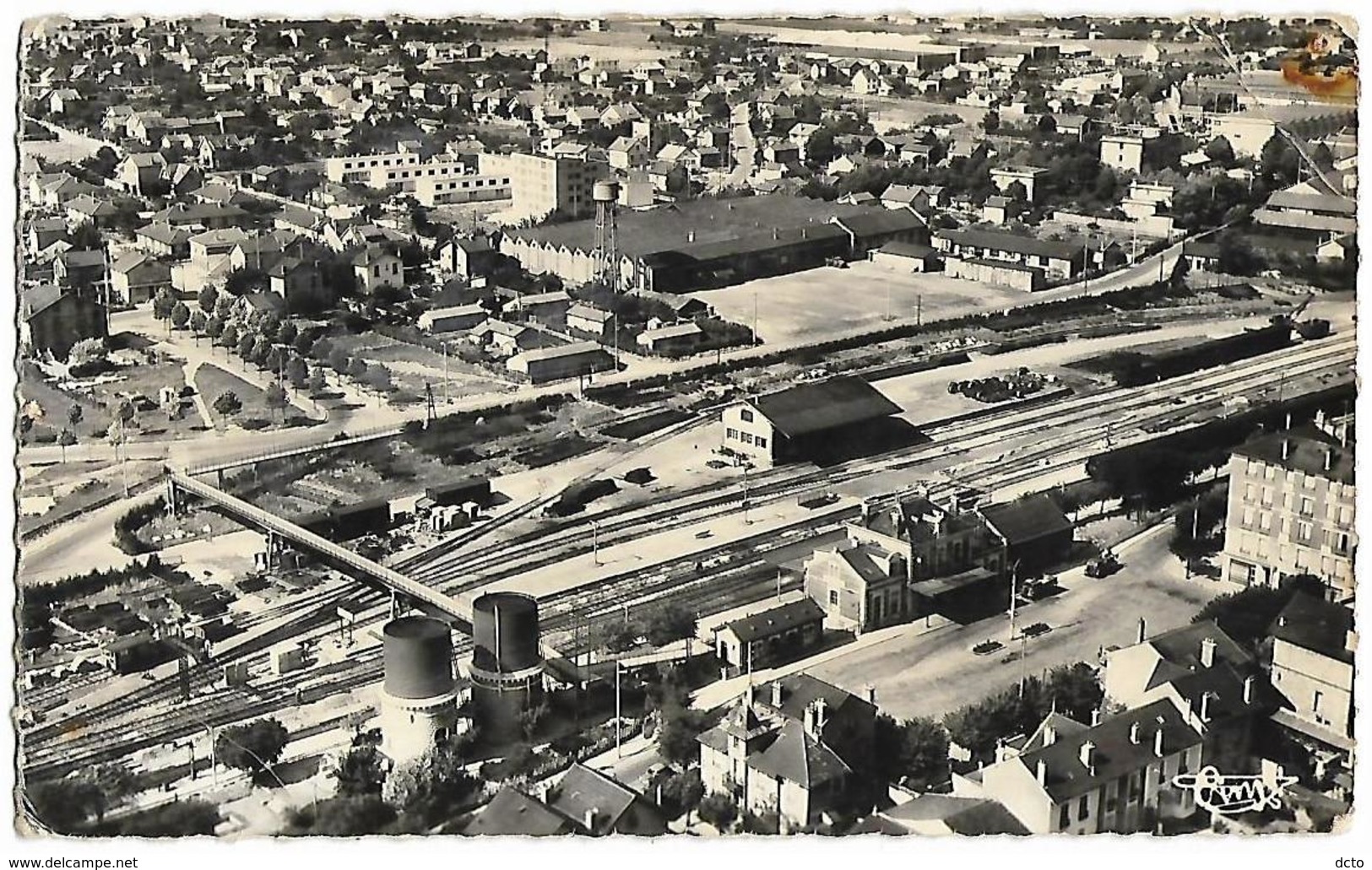 CONFLANS-Sainte-HONORINE Vue Aérienne Sur La Gare Cim 327-38 A 3 Trous De Punaises, Angle Haut Droit Marqué - Conflans Saint Honorine