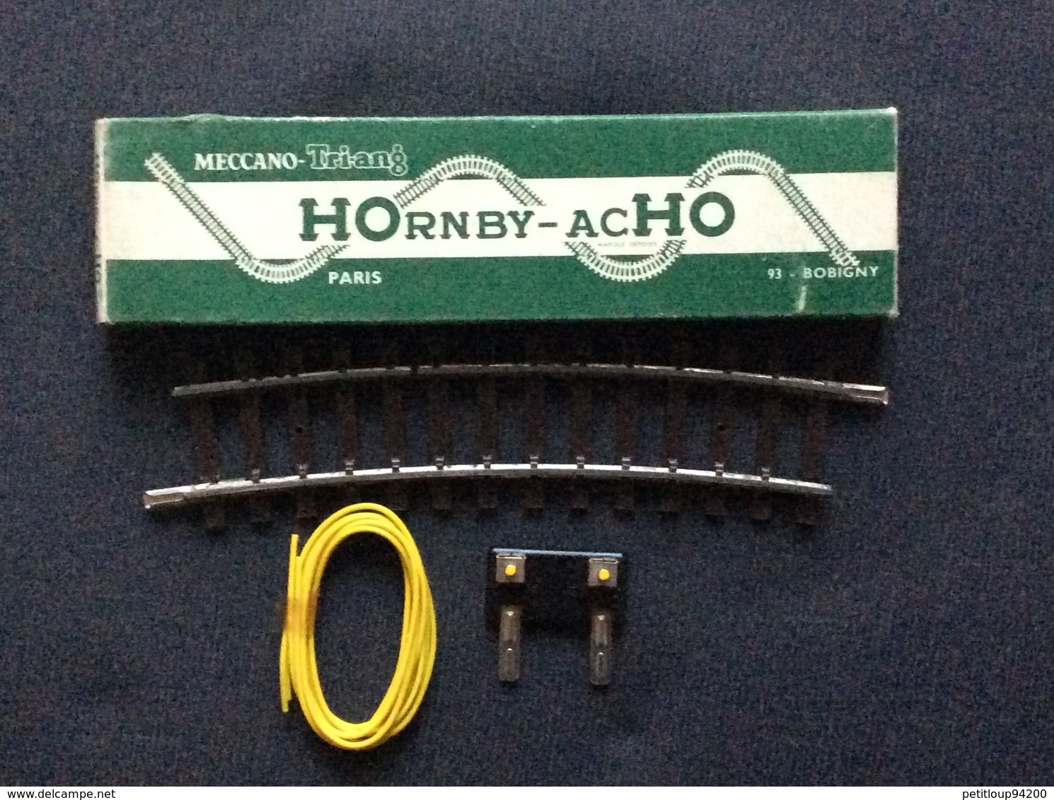 HORNBY-acHO MECCANO-TRIANG 1/2 Rail Courbe Grand Rayon A Uns Coupure+1 Plaque Connexion Et 1 M De Fil  Ref. 7680 - Rails