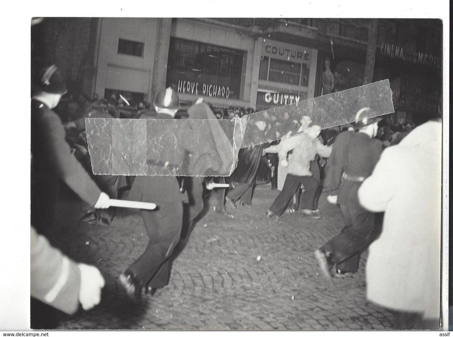 11 Photographies  Prével - Paris - 17 Octobre 1961 - Algérie - Manifestation Algérienne ( Couvre-feu - Politique ) - Autres & Non Classés