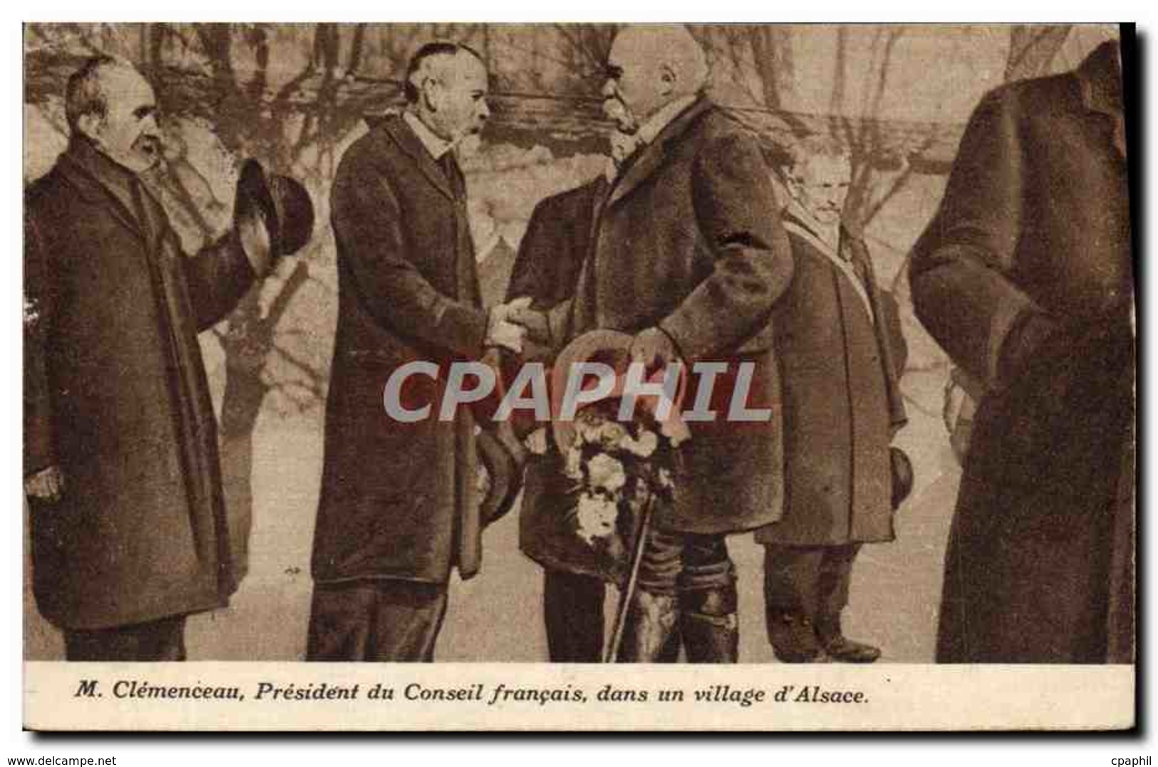 CPA Clemenceau President Du Conseil Francais Dans Un Village D&#39Alsace - Personnages