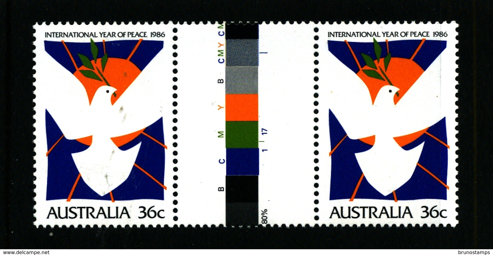 AUSTRALIA - 1986  YEAR OF PEACE  UNFOLDED GUTTER PAIR   MINT NH - Ungebraucht