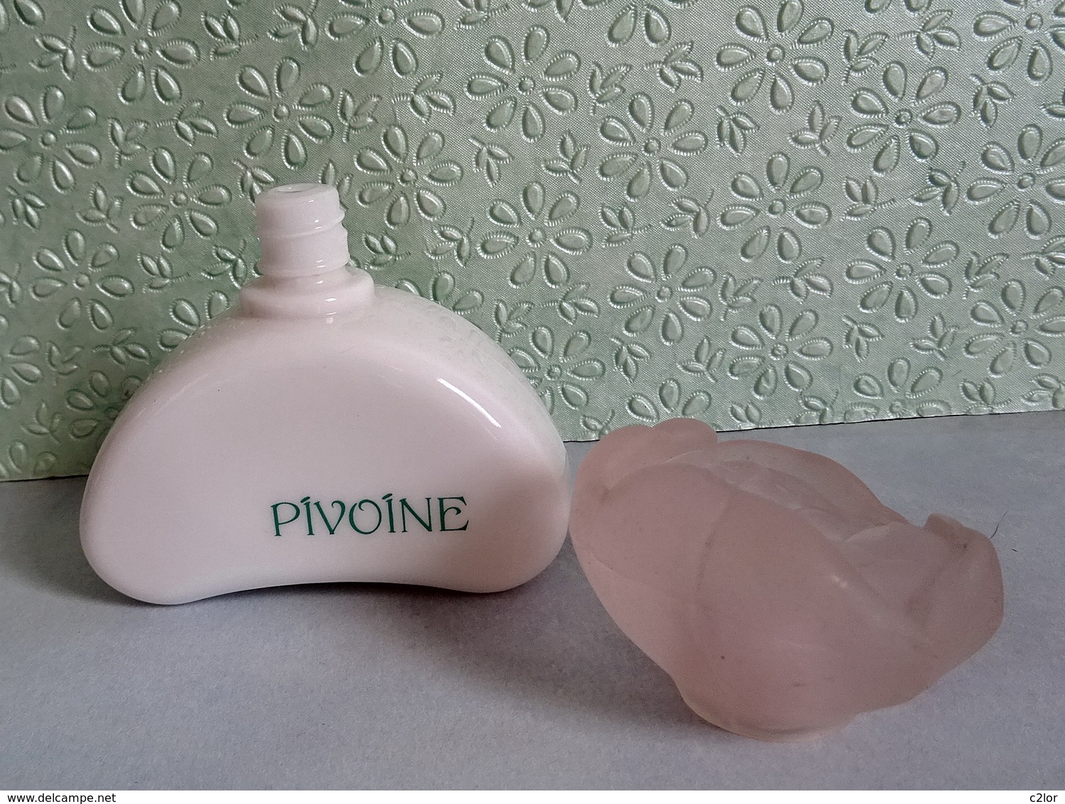 Ancien Flacon Avec Bouchon (non Spray) "PIVOINE " D'Yves ROCHER Eau De Toilette 100ml - Flakons (leer)