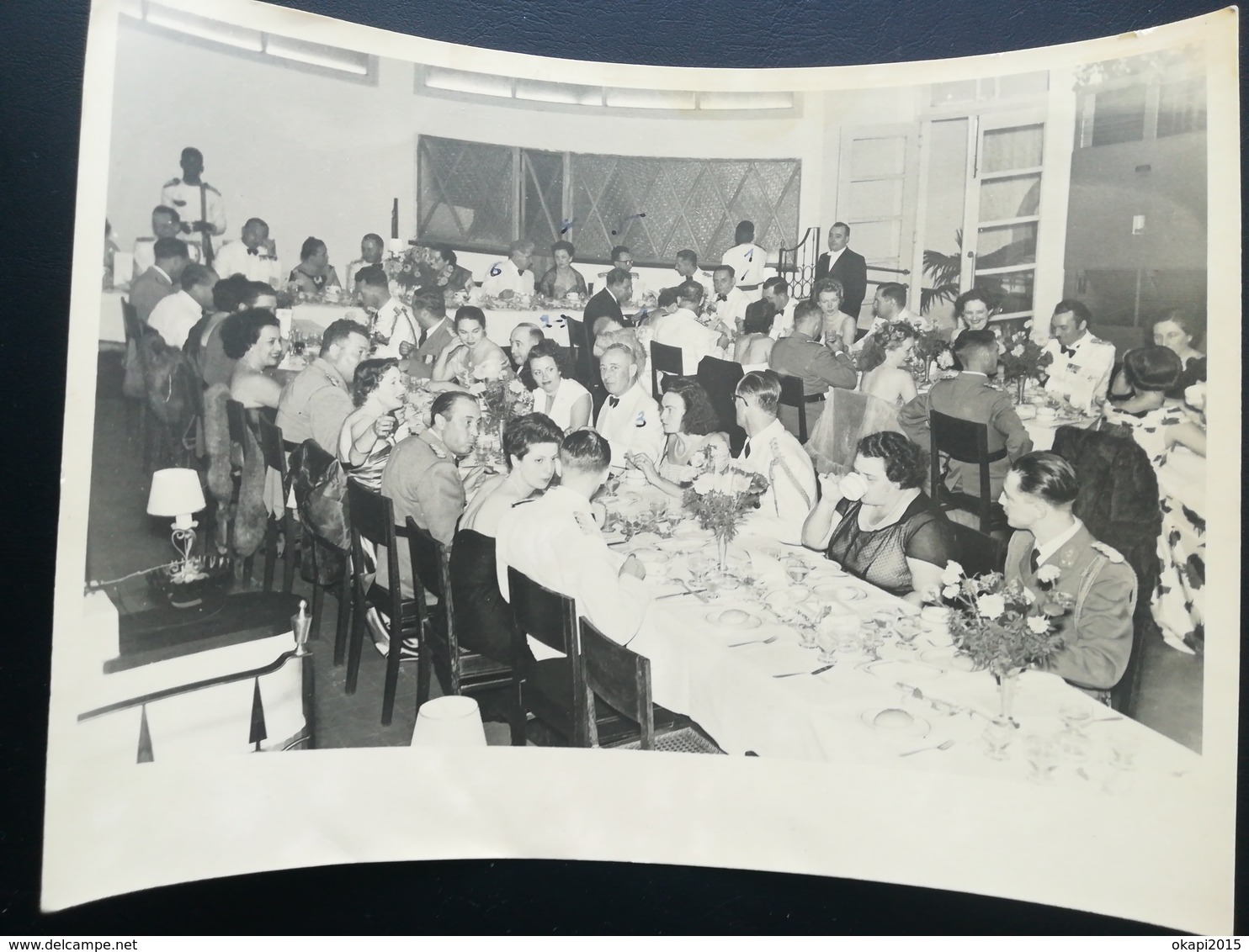 BANQUET DES OFFICIERS  CONGO BELGE COLONIE BELGIQUE PHOTO + 6 AUTRES PHOTOS + 1 CARTE POSTALE ( CARTE - PHOTO) - Guerra, Militari