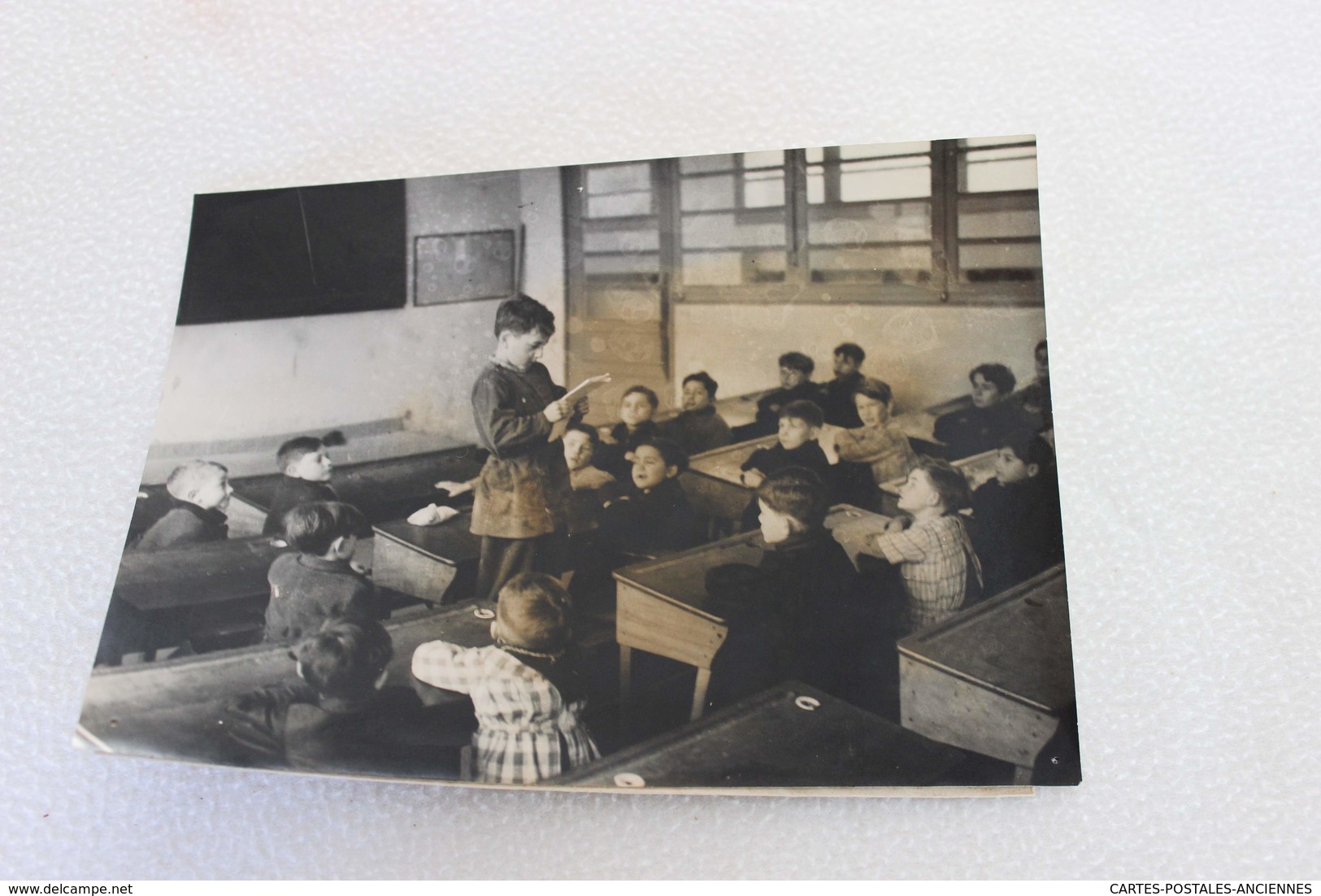 Photographie Originale De Presse WWII - Lecture à L'école D'une Lettre à Un STO - Propagande [circa 1941 -180X13] - War, Military