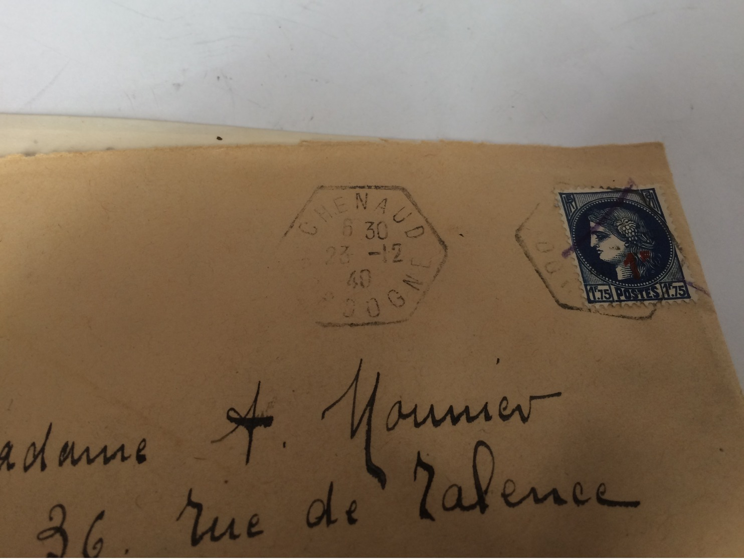 LETTRE  AVEC TIMBRE N°486 TYPE CERES BLEU  SURCHARGE 1 EN  ROUGE  TIRET .CAD CHENAUD 23-12 .40  DORDOGNE - Storia Postale