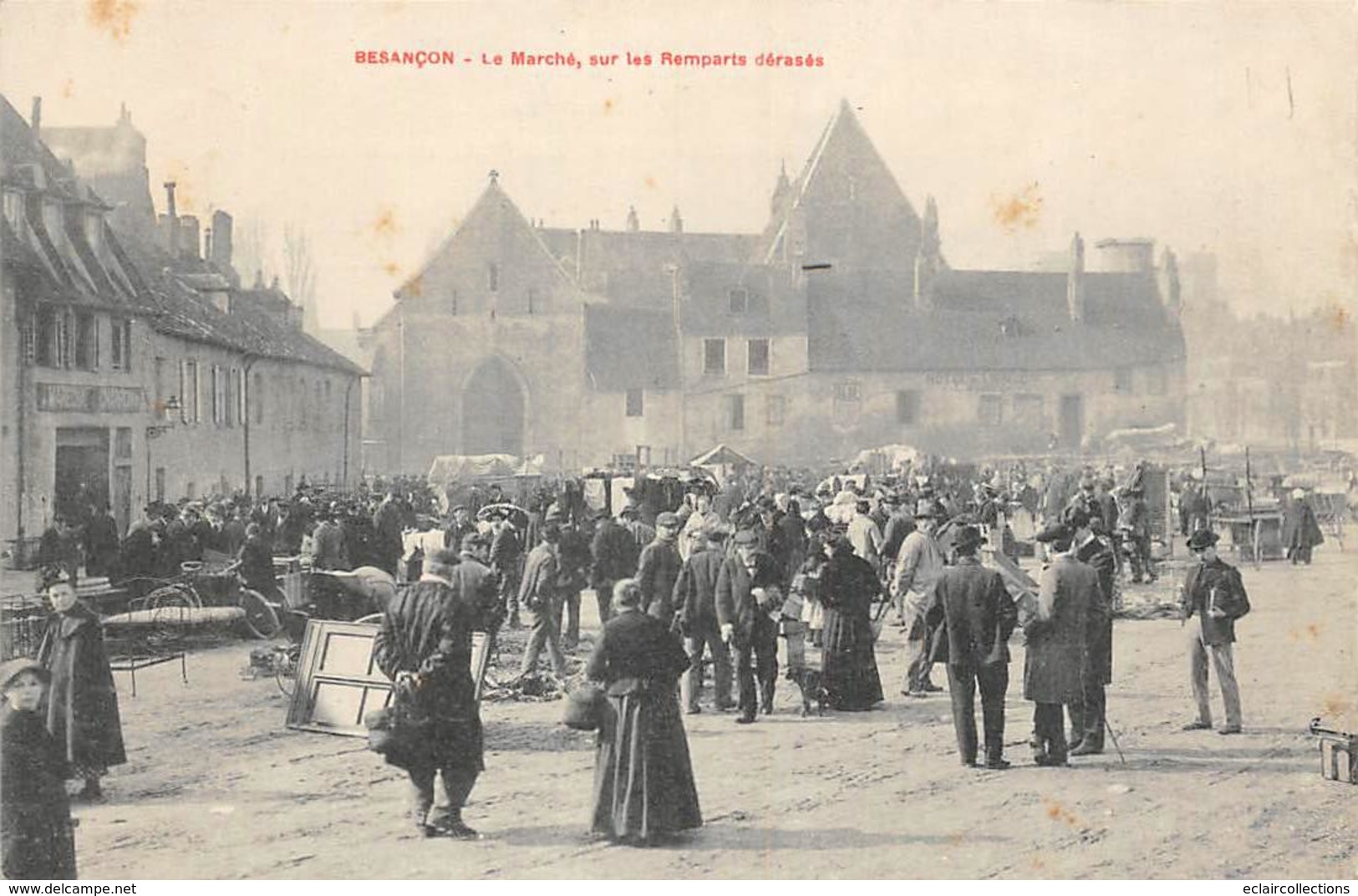 Besançon     25       Le Marché Sur Les Remparts        (Voir Scan) - Besancon