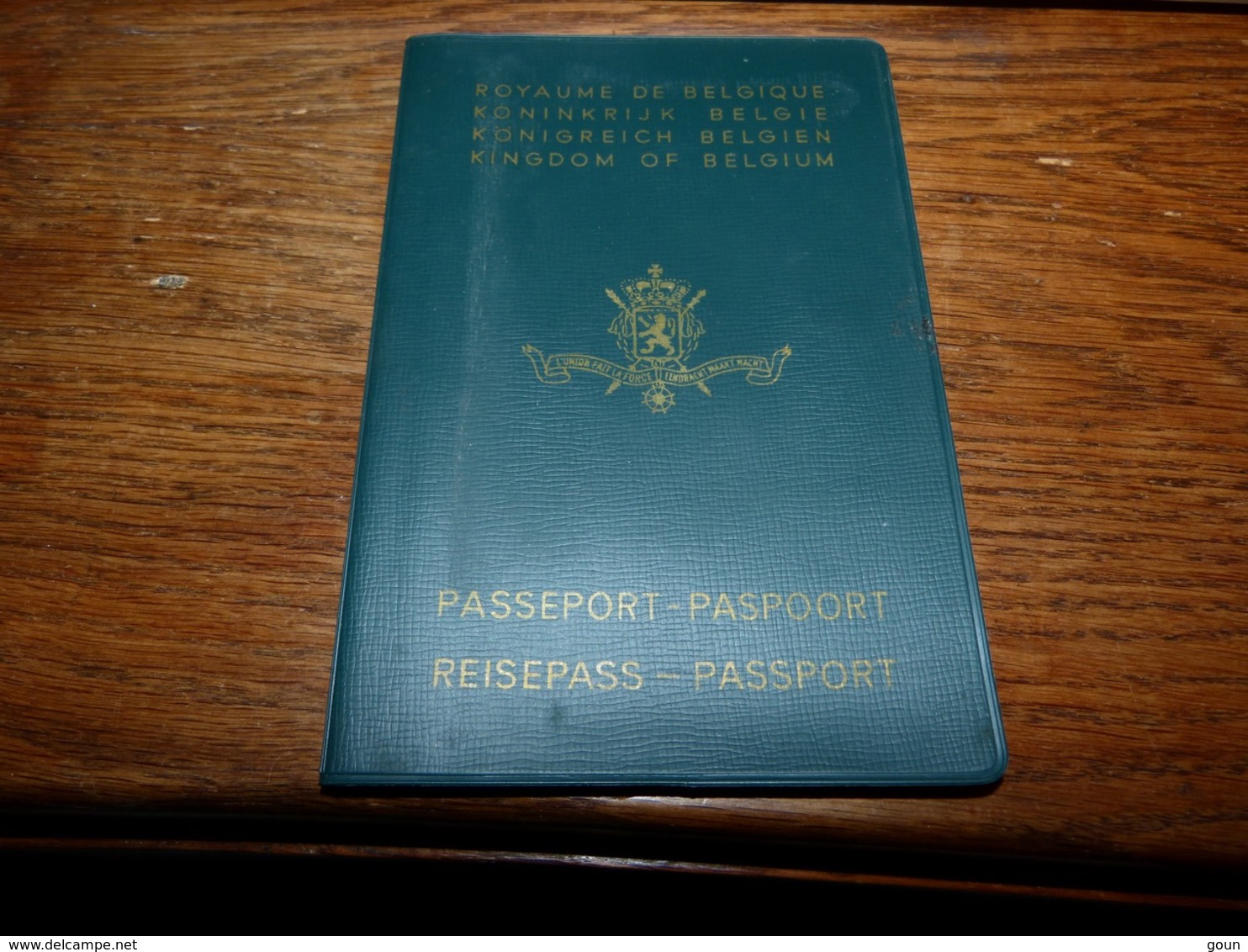 Passeport Paspoort Passport Reisepass Belgique Cachets Aéroport Le Bourget Malaga 1969 Directeur Laiterie Gilly - Documents Historiques