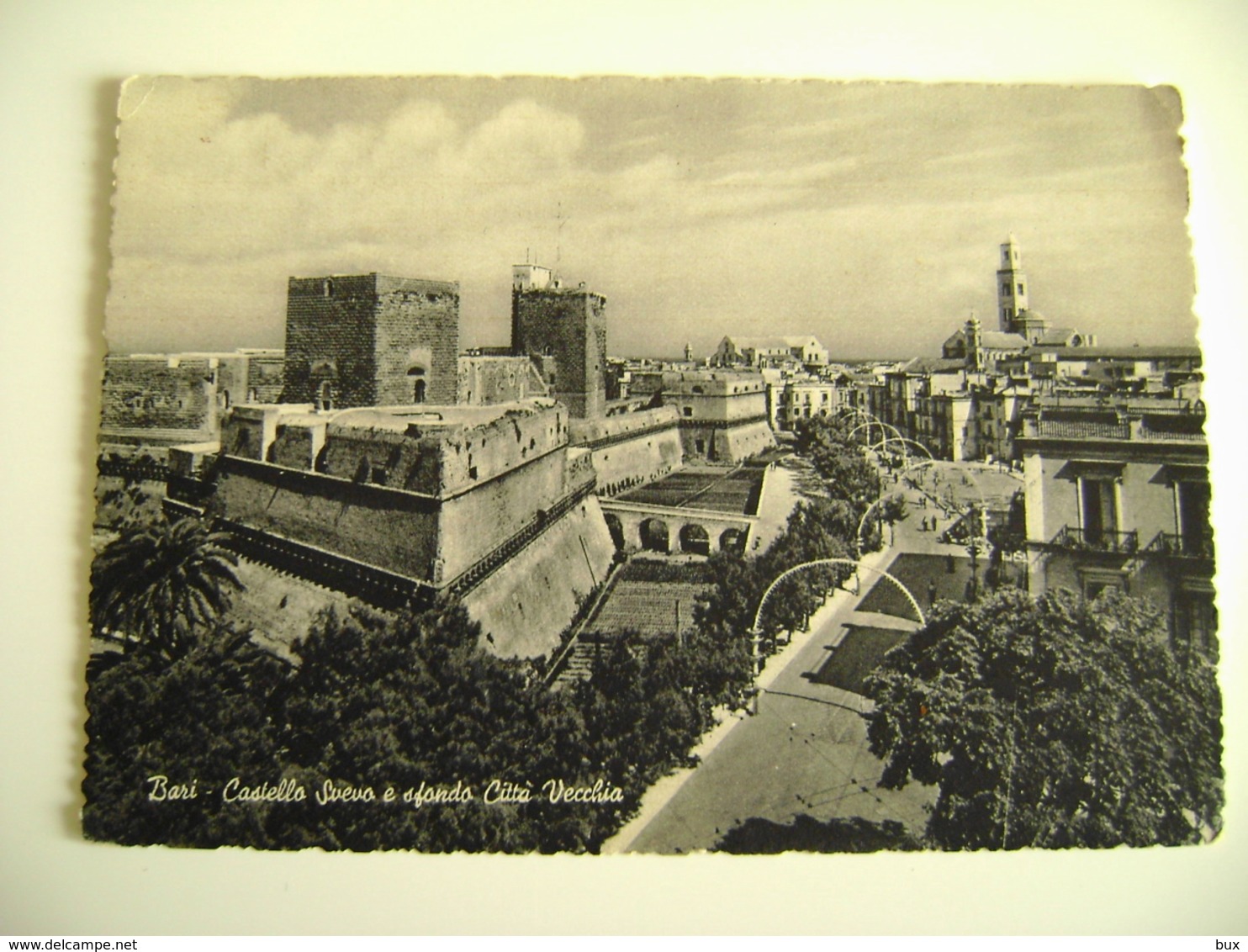 CASTLE  CASTELLO SVEVO   BARI PUGLIA  VIAGGIATA  COME DA FOTO  IMMAGINE OPACA - Bari