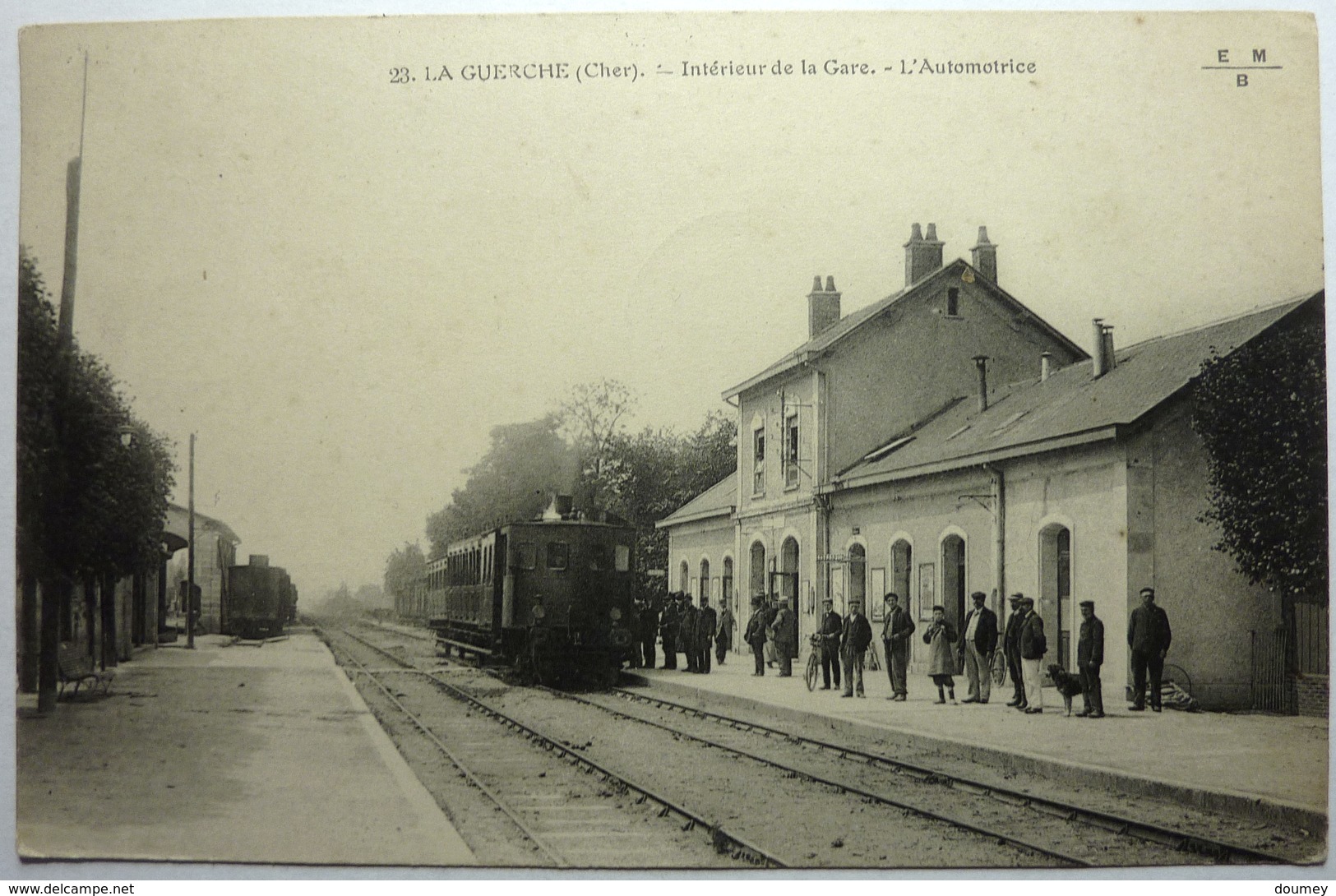 INTÉRIEUR DE LA GARE - L'AUTOMOTRICE - LA GUERCHE - La Guerche Sur L'Aubois