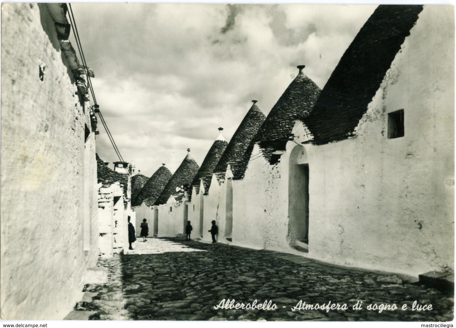 ALBEROBELLO  BARI   Trulli  Atmonsfera Di Sogno E Luce - Bari