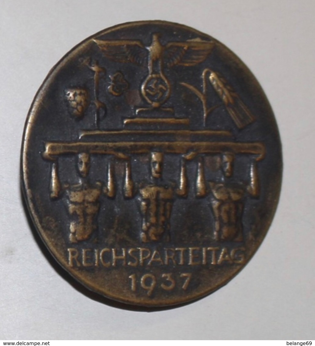 Insigne De 1937 Du Reichparteitag - Allemagne - WWII - 1939-45