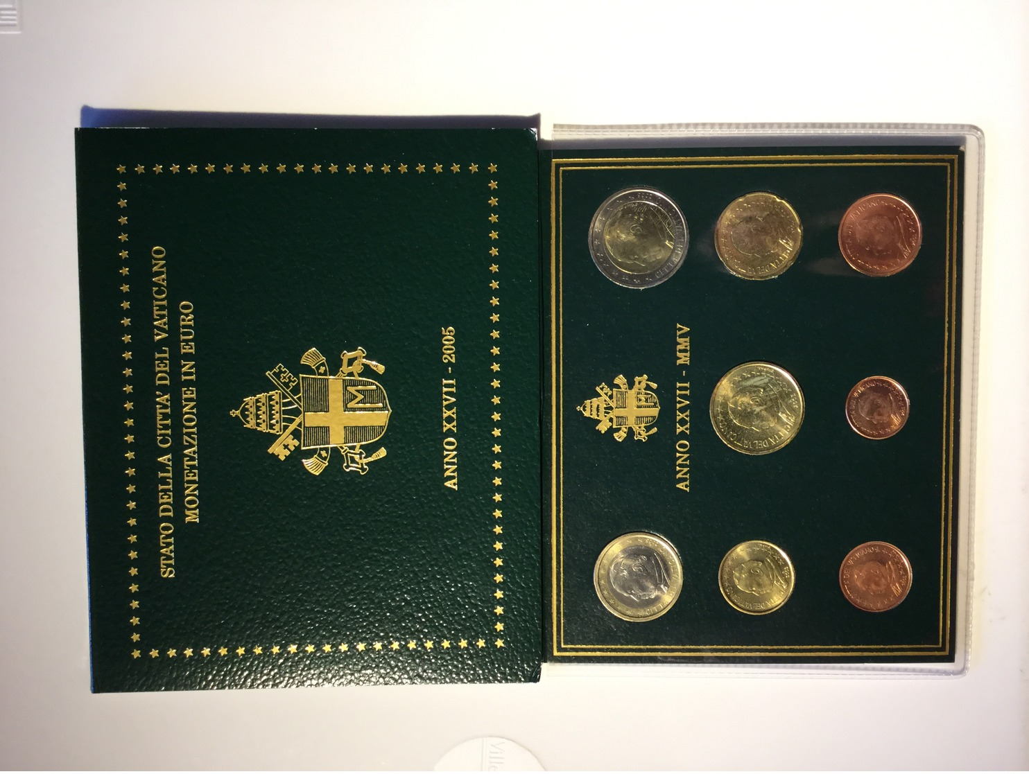 Vatican 2005 - Emission De Monnaie En EURO - Set Des Huit Pièces En Blister D'origine - Disponible En Belgique. - Vaticano (Ciudad Del)