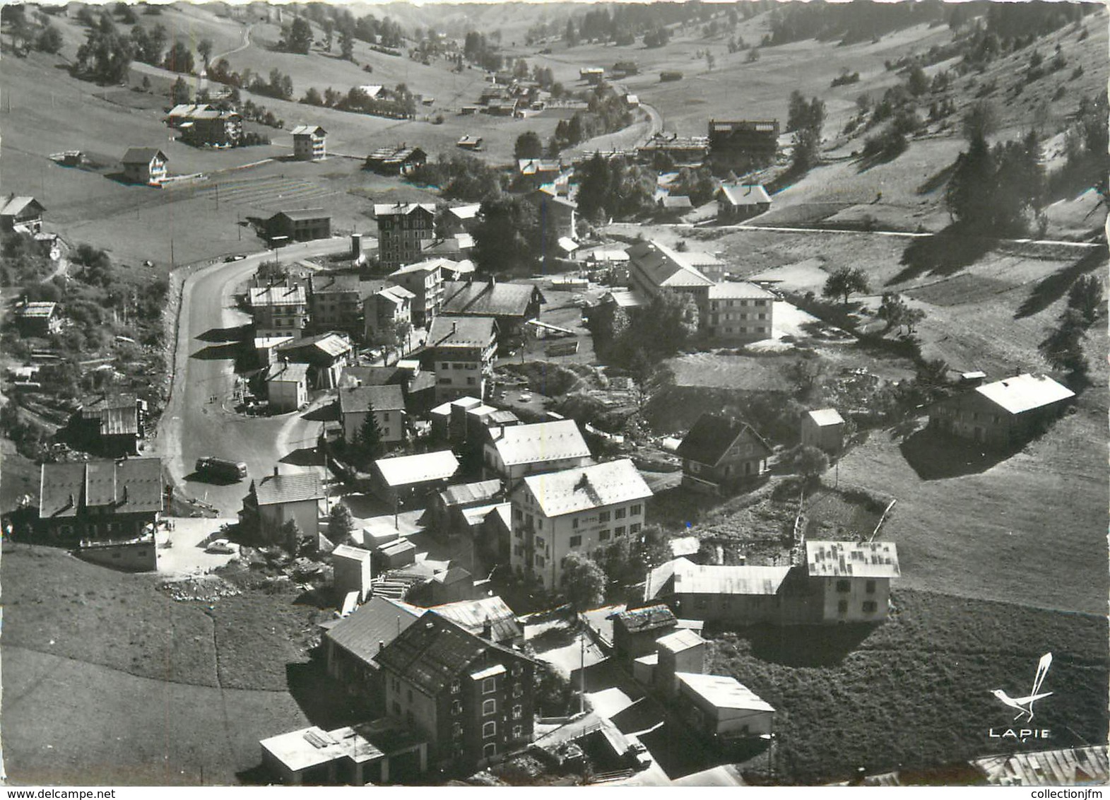 CPSM FRANCE 74 "La Cluzaz, Vue Générale" - La Clusaz