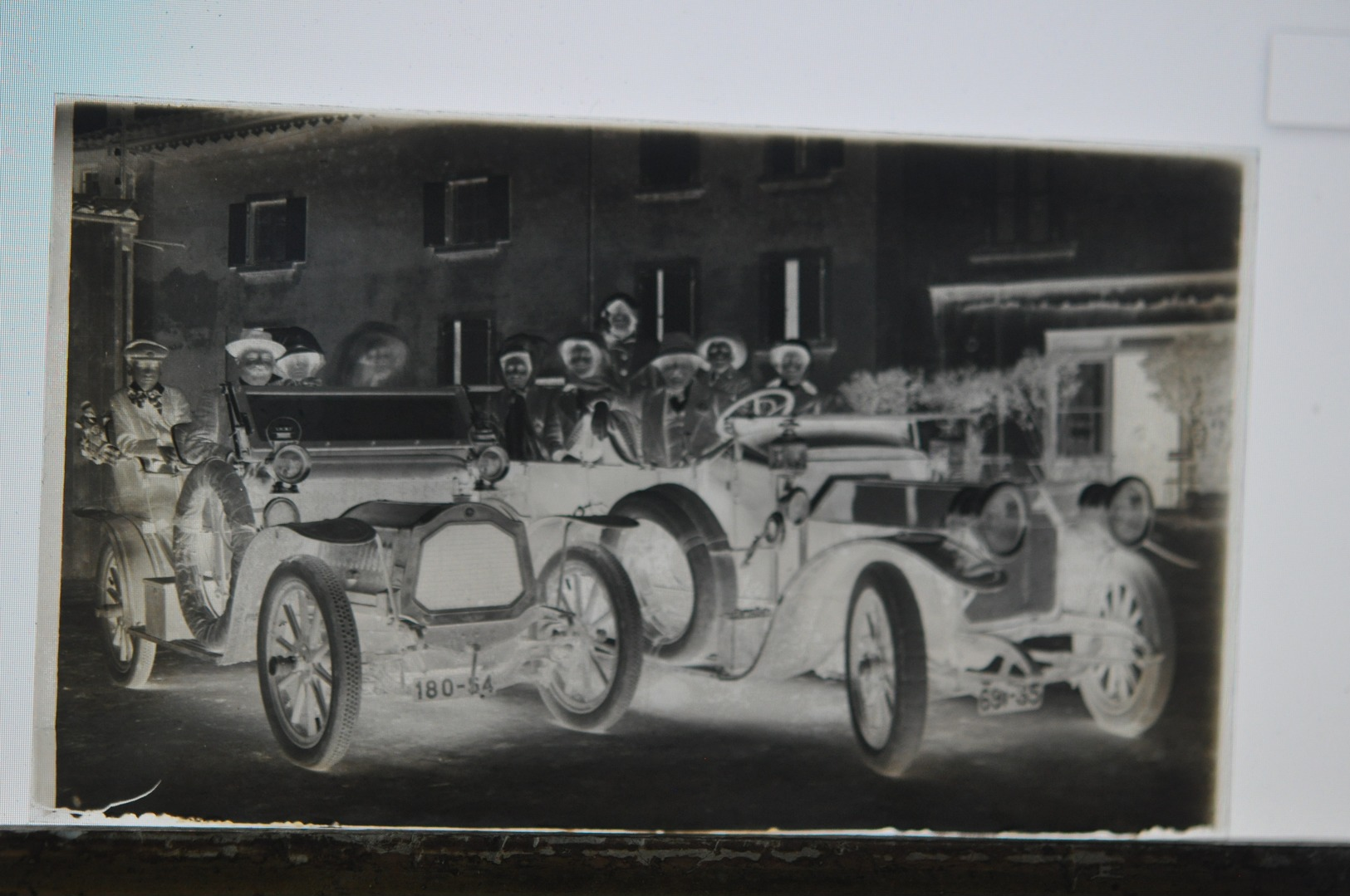 I51 - Ancienne Photographie Photo Négatif Sur Verre - Deux Belles Automobiles Du Début De Siècle En Gros Plan - Plaques De Verre