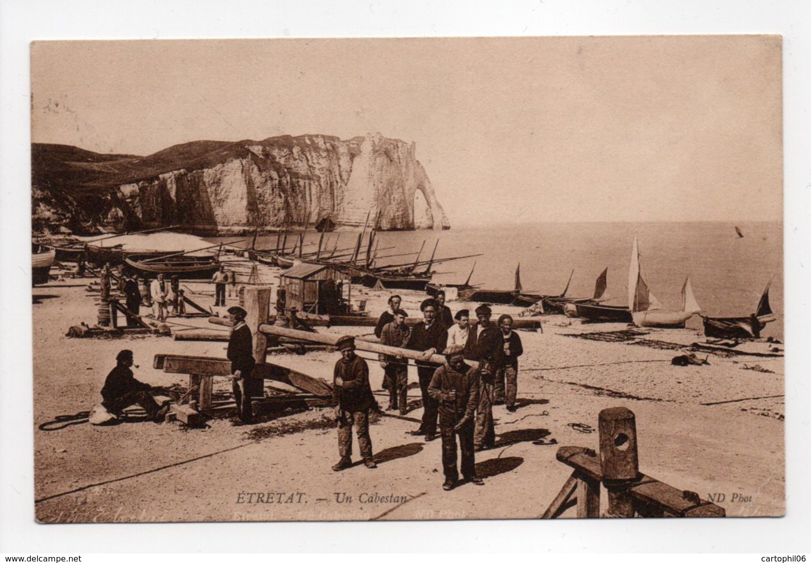 - CPA ÉTRETAT (76) - Un Cabestan 1906 (belle Animation) - Photo Neurdein - - Etretat