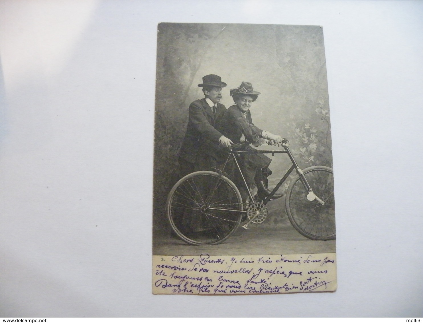 A464. CPA. Une Leçon De Bicyclette..   Beau Plan Animé. écrite & Voyagée 1904 - Cyclisme