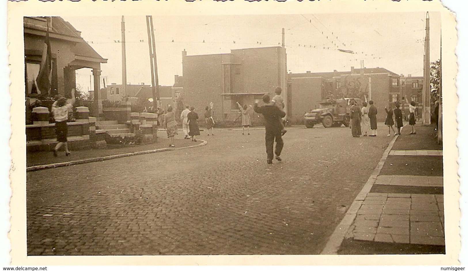 BELGIQUE - (Liège )  Peville - Arrivée Des Soldats Americains 1944  ( Photo: Format 12X 7.5 ) - Lieux