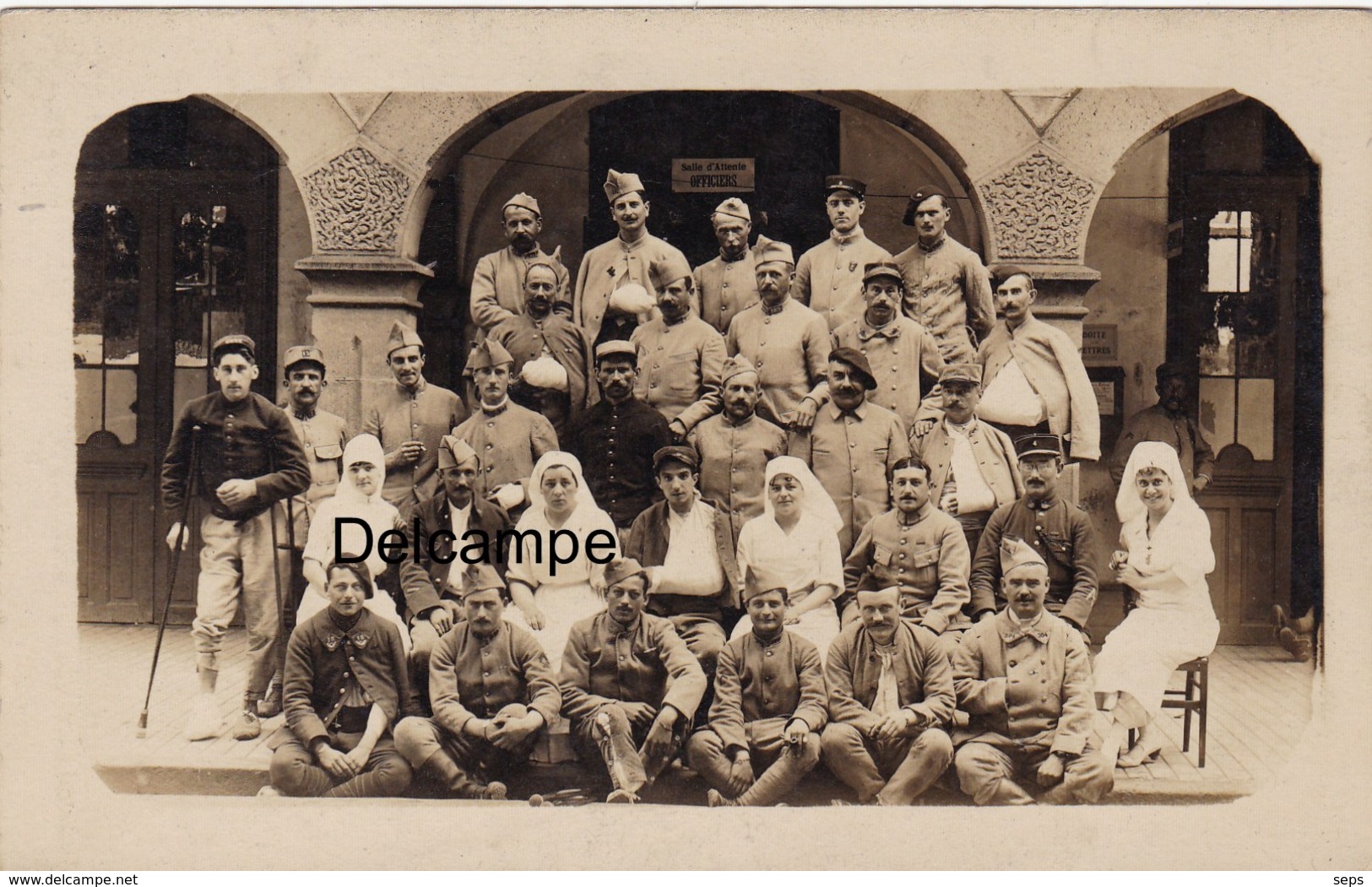 CP Photo :  Blessés Et Personnel Soignant De L'Hôpital Temporaire N°95 -  Chamalières -  Juillet 1918 - Guerre, Militaire