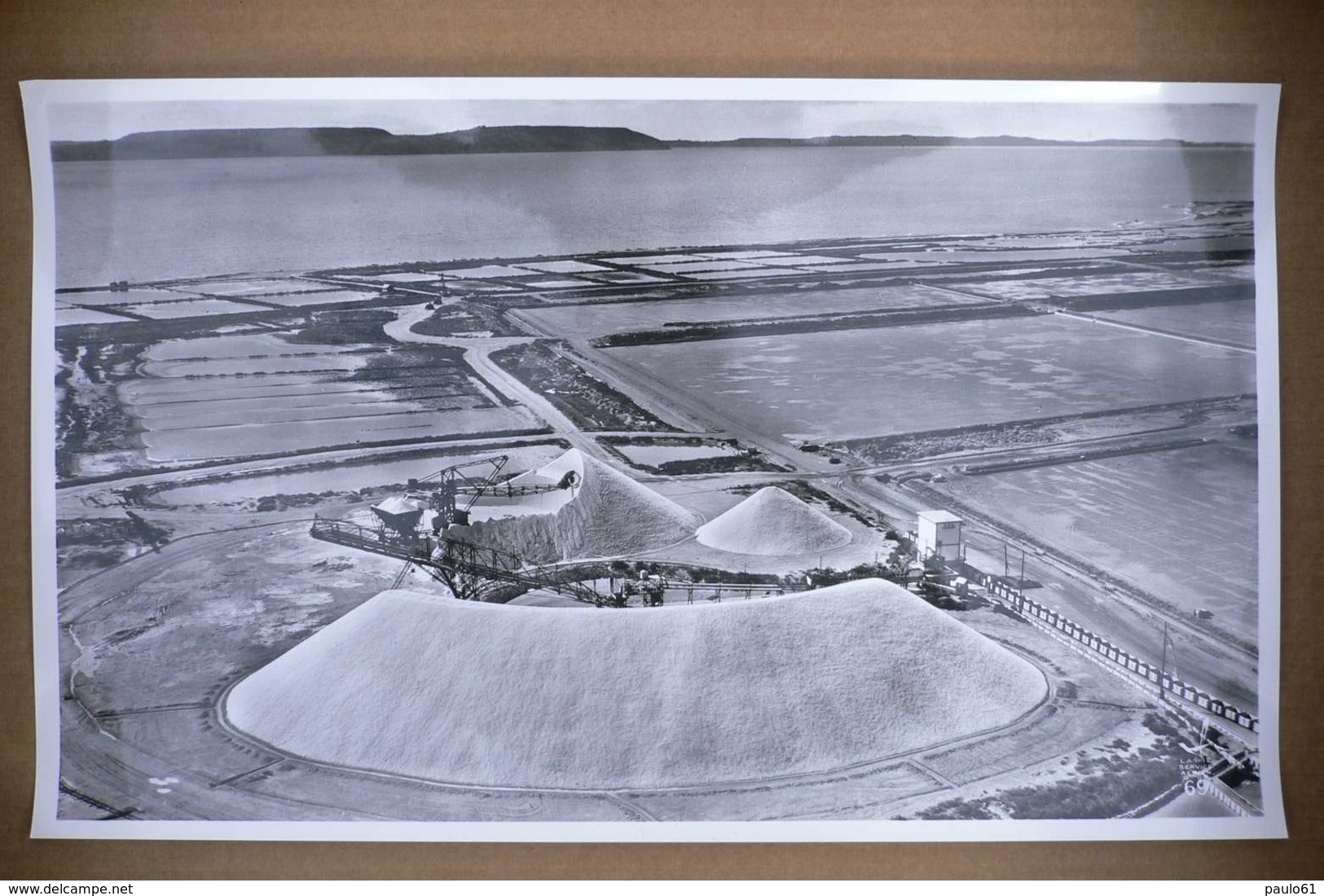 Photo Aerienne LAPIE  :La Vie Maritime  Saline De L'Etang De BERRE & DIMENSIONS : 45 X 27 ,5 Cm - Lieux